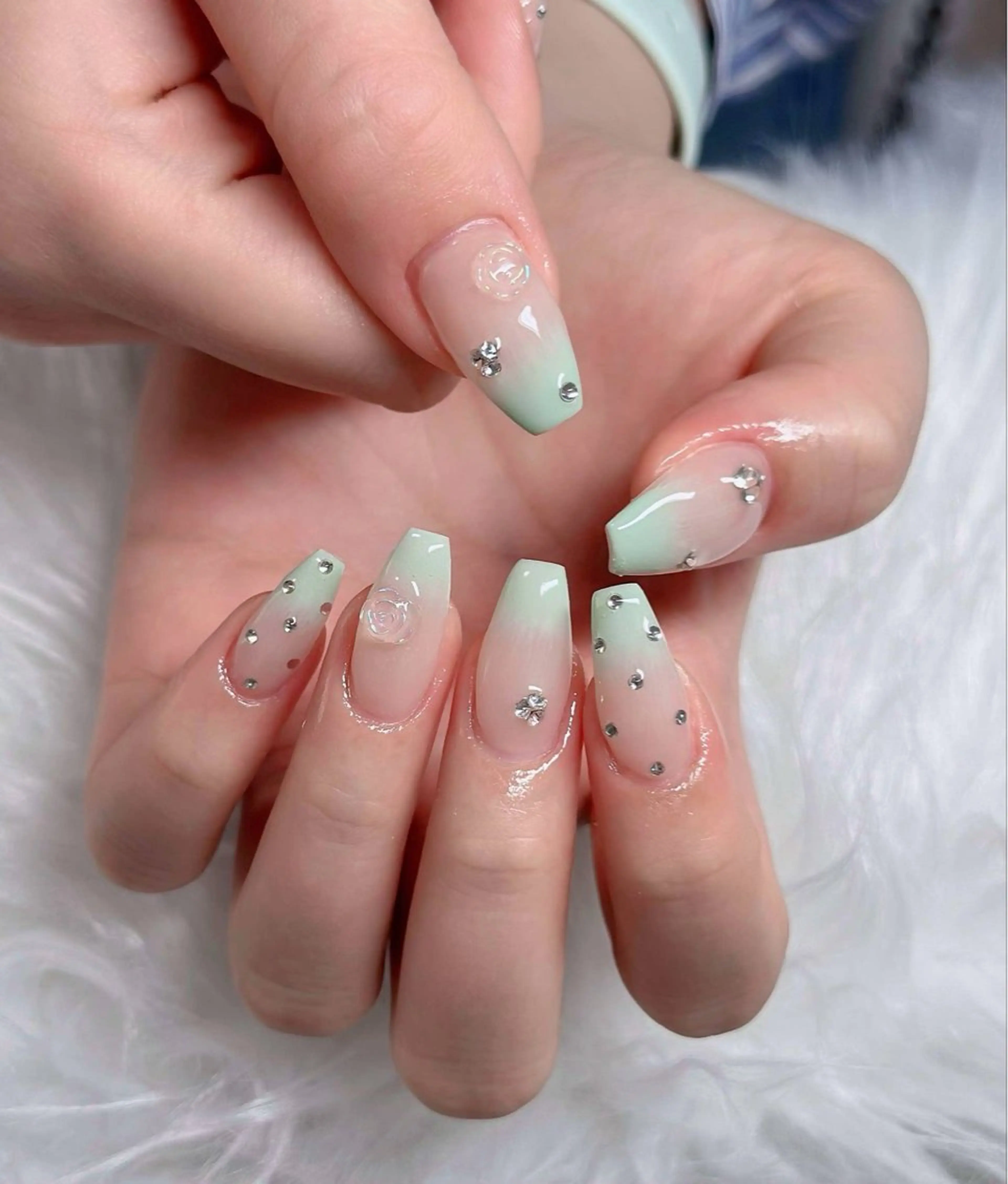 ネイル フレンチネイル ジェルネイル ガラスフレンチ ハロウィン ハート H.baby Nail Salonのネイルデザイン