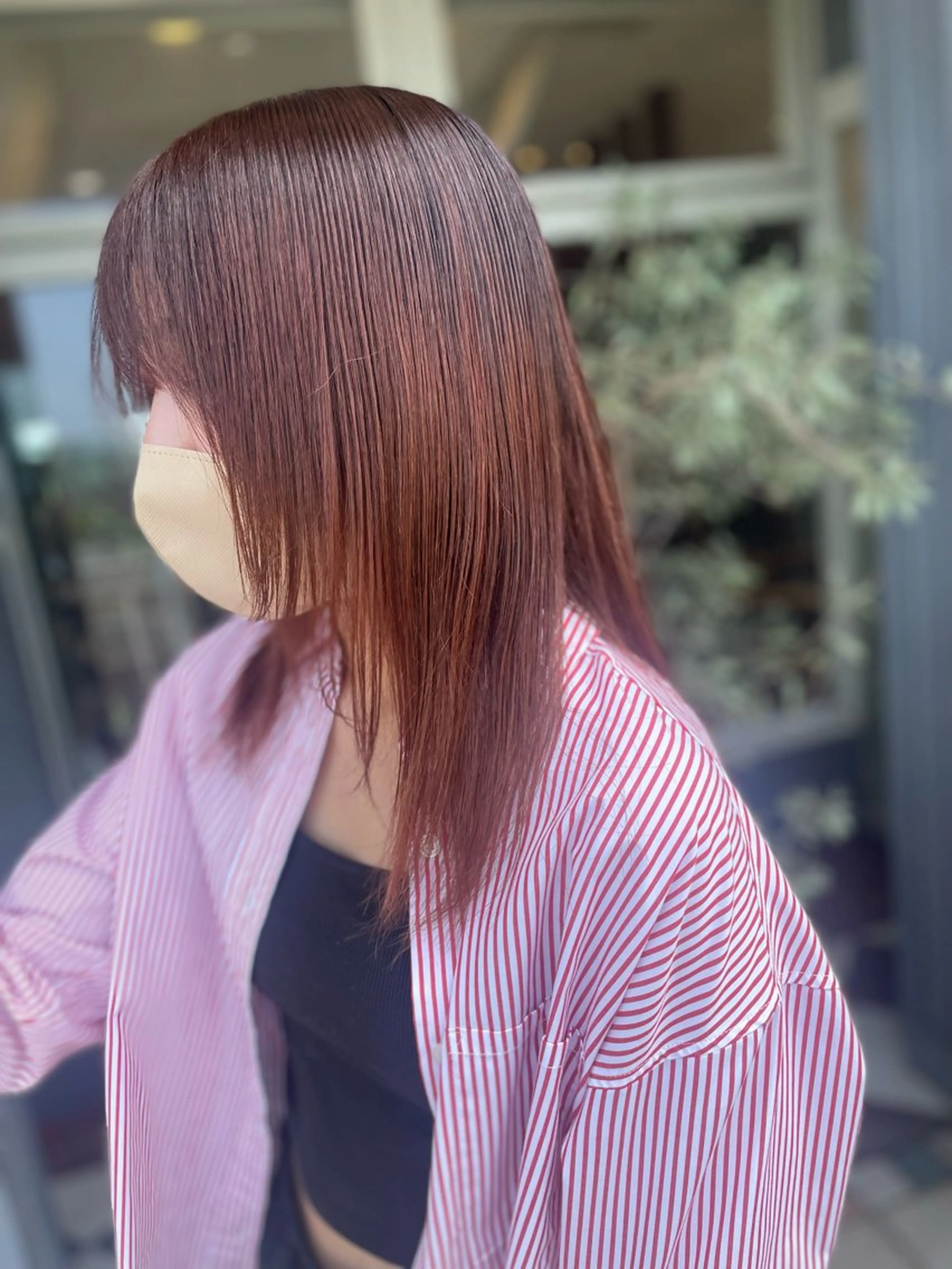 セミロング カラー レイヤーカット カット ヘアカラー 佐々木 麻純のヘアスタイル