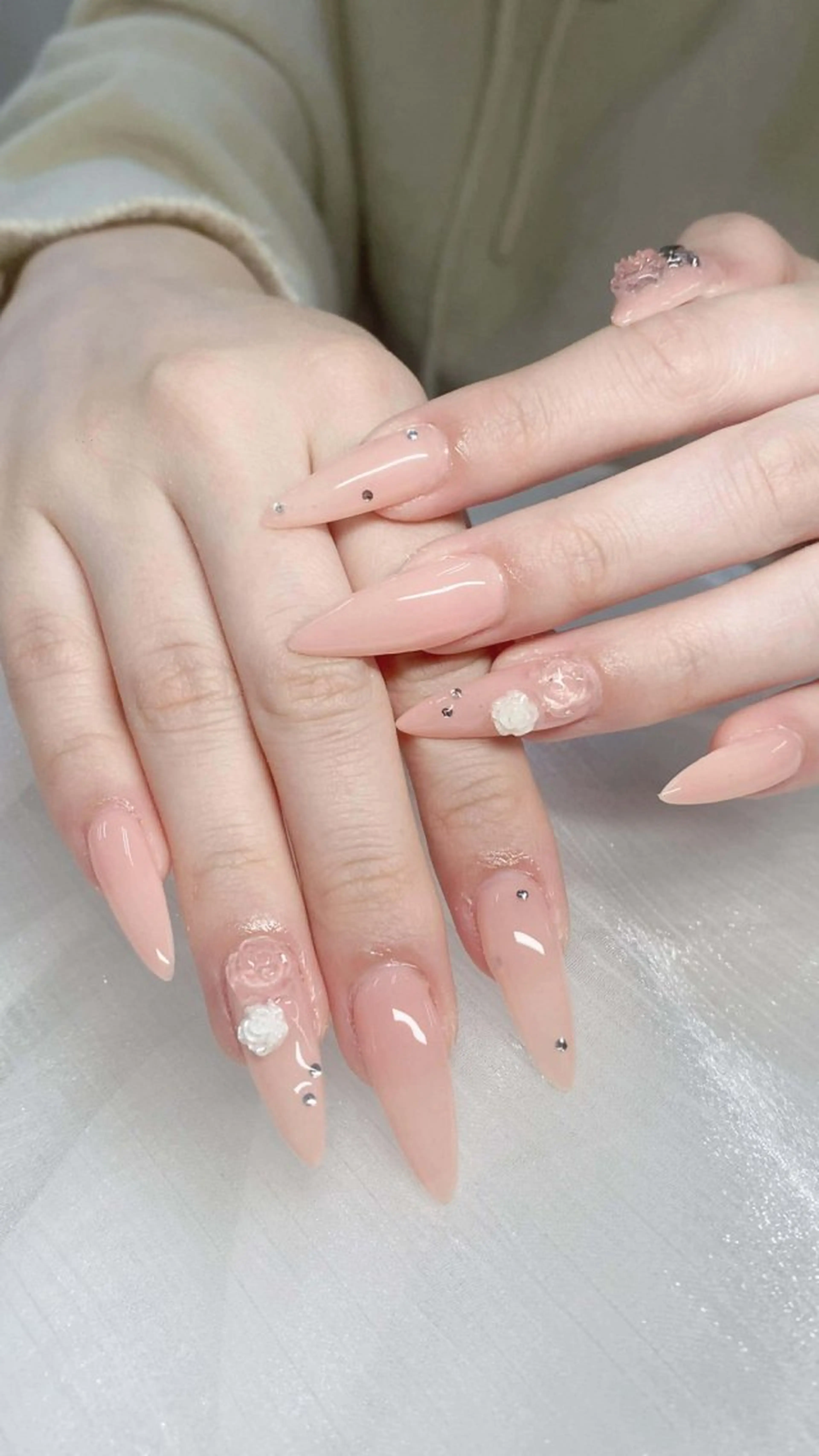 ネイル 成人式 フレンチネイル グラデーション 韓国ネイル マグネットネイル ハンドネイル Squen Nail 【持ち込みOK】のネイルデザイン