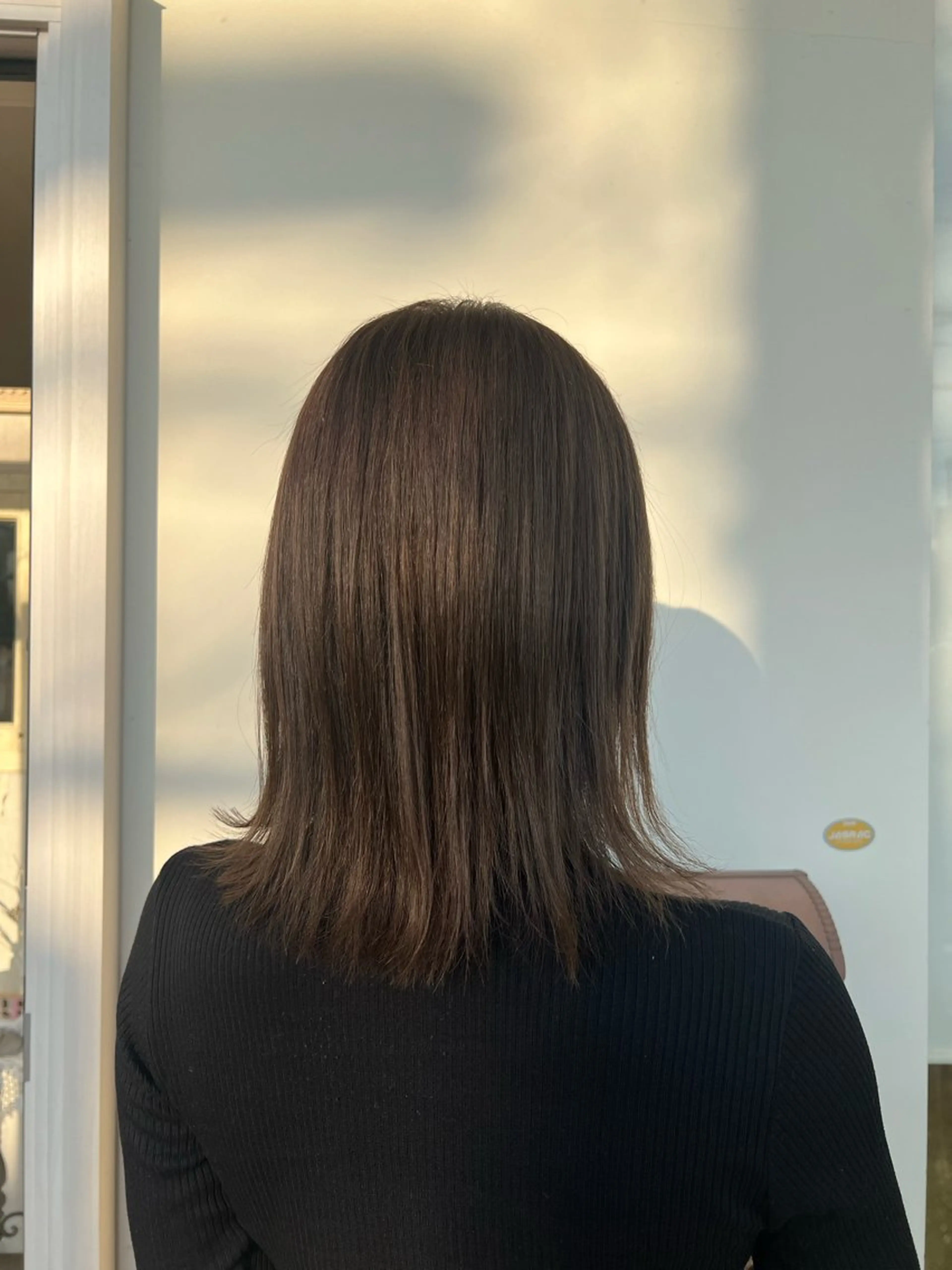 セミロング YURINO /ボブ ベージュ/ハイトーンのヘアスタイル