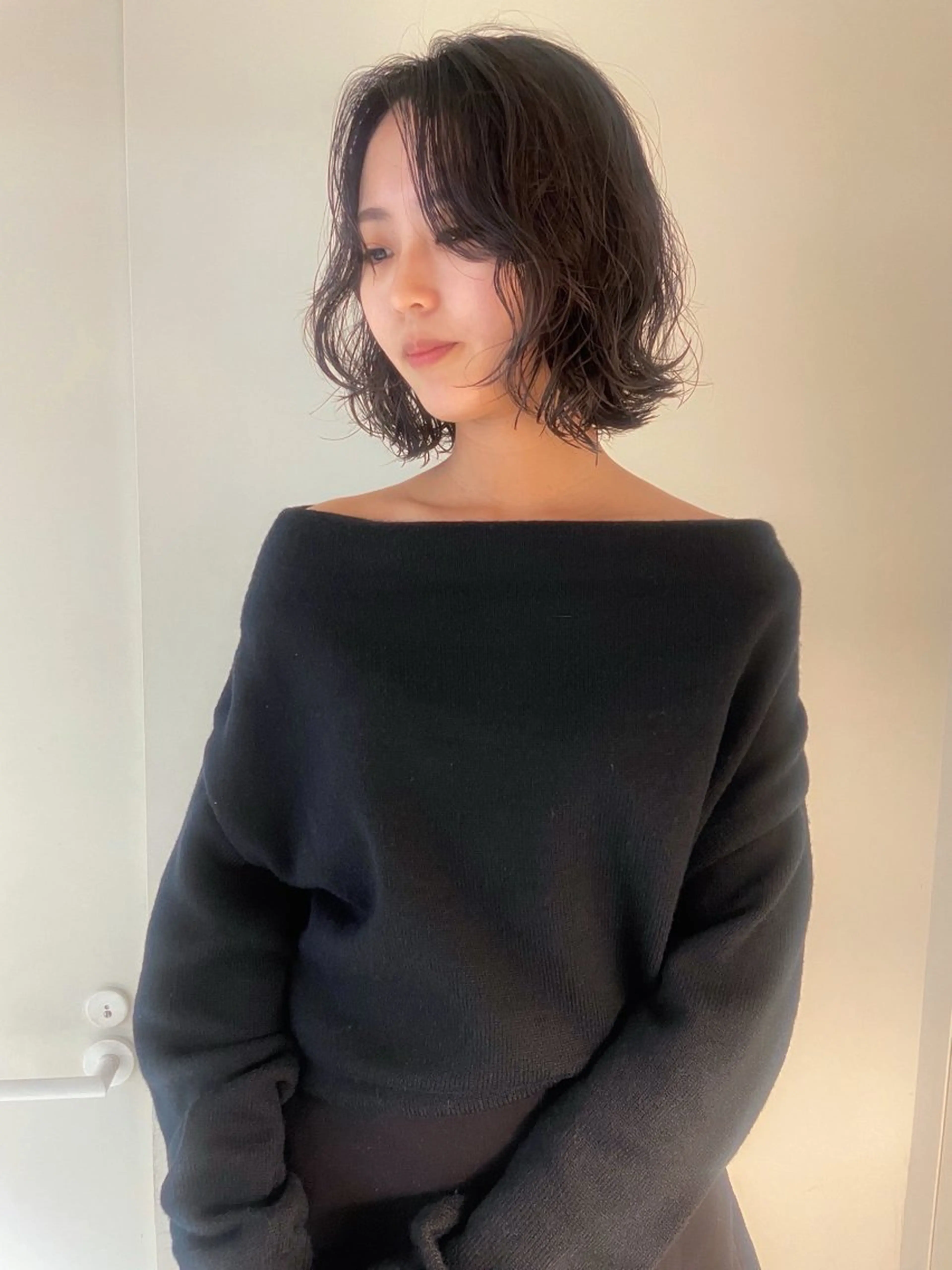 ミディアム パーマ REMI／ ラフボブとレイヤーのヘアスタイル