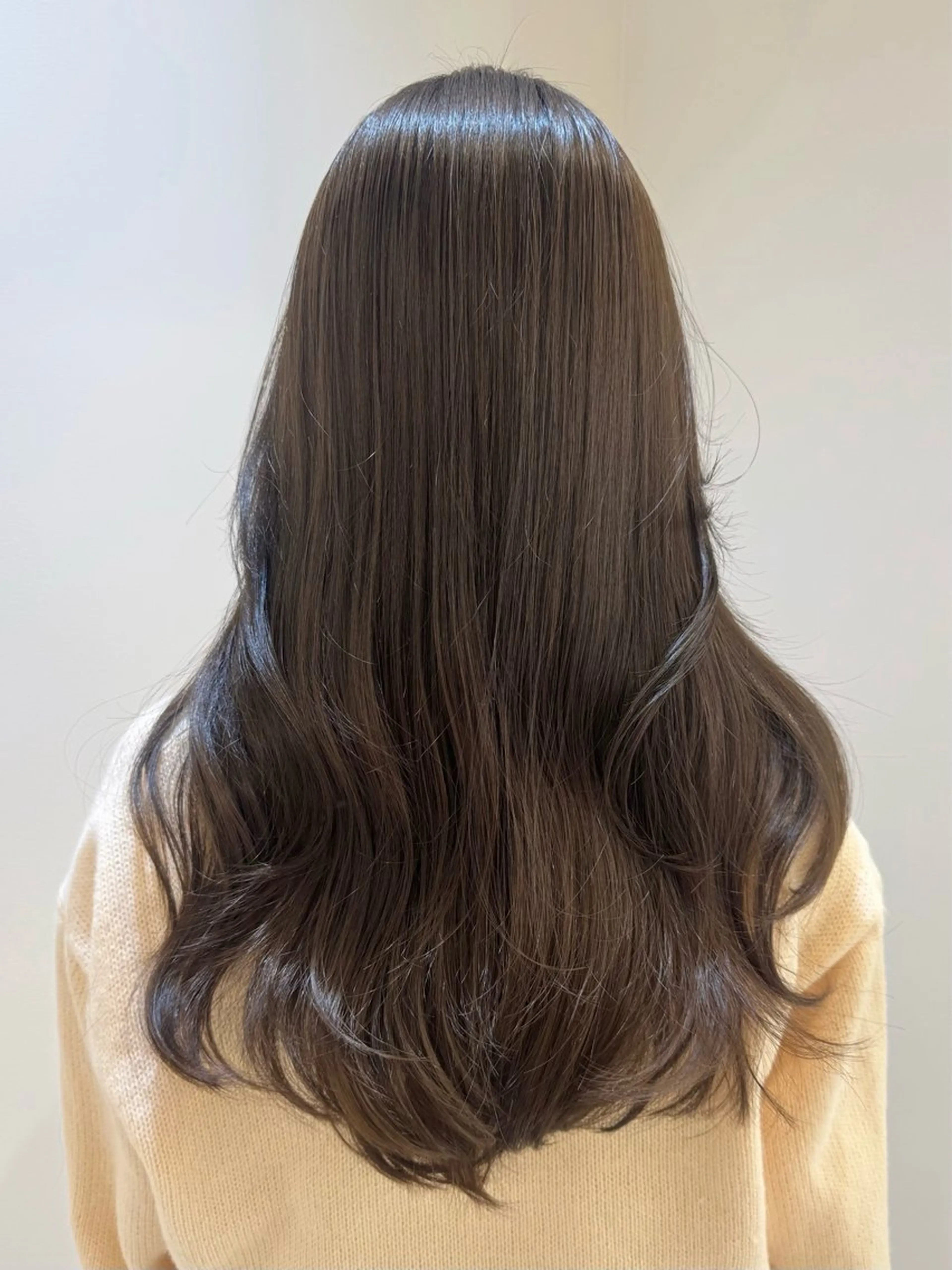 ロング カラー カット ヘアカラー トリートメント 小顔レイヤー/明るめ ベージュ/モモ/横浜のヘアスタイル