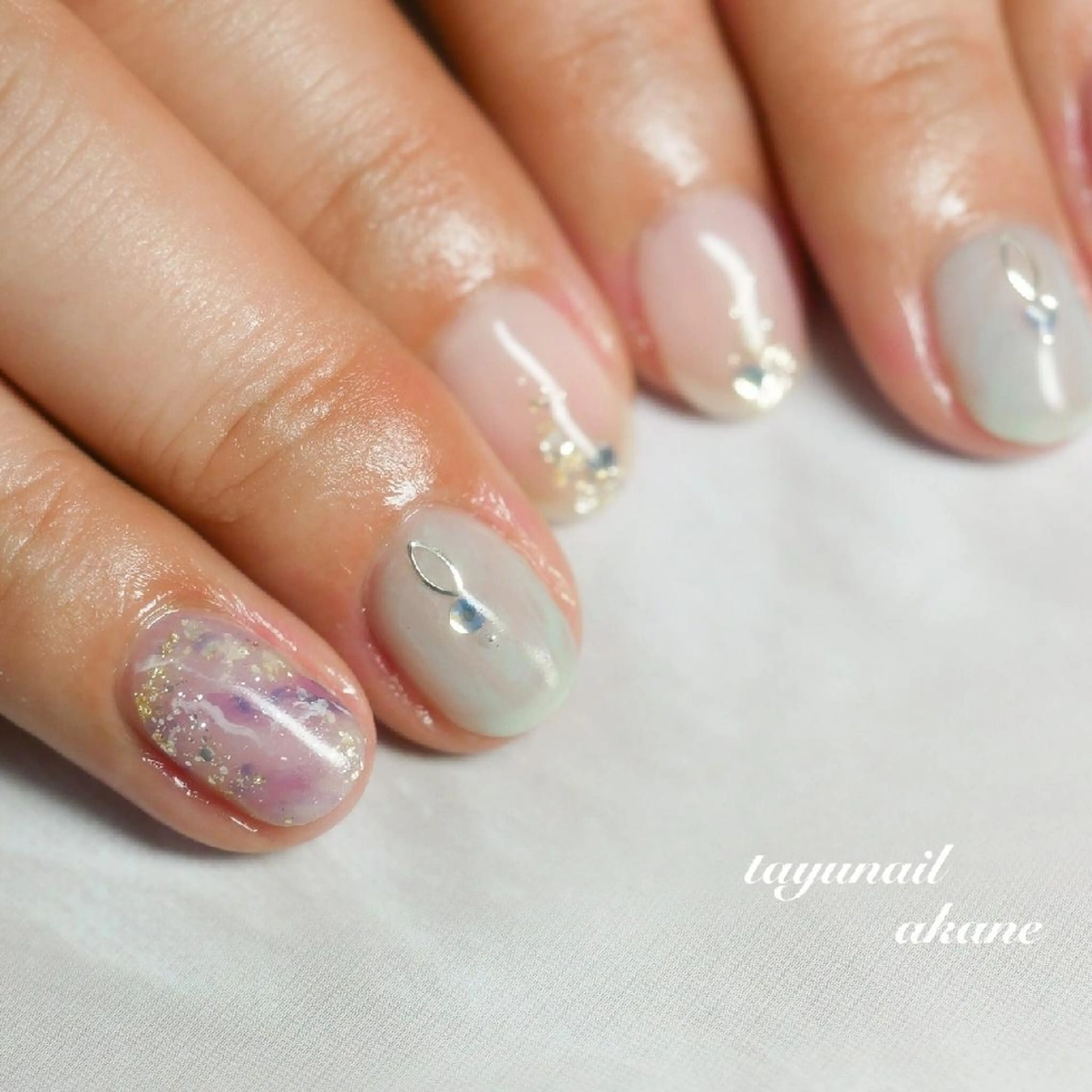 ネイル アートネイル ブルー ジェルネイル キラキラネイル ニュアンスネイル ネイルサロン 【たゆnail】のネイルデザイン