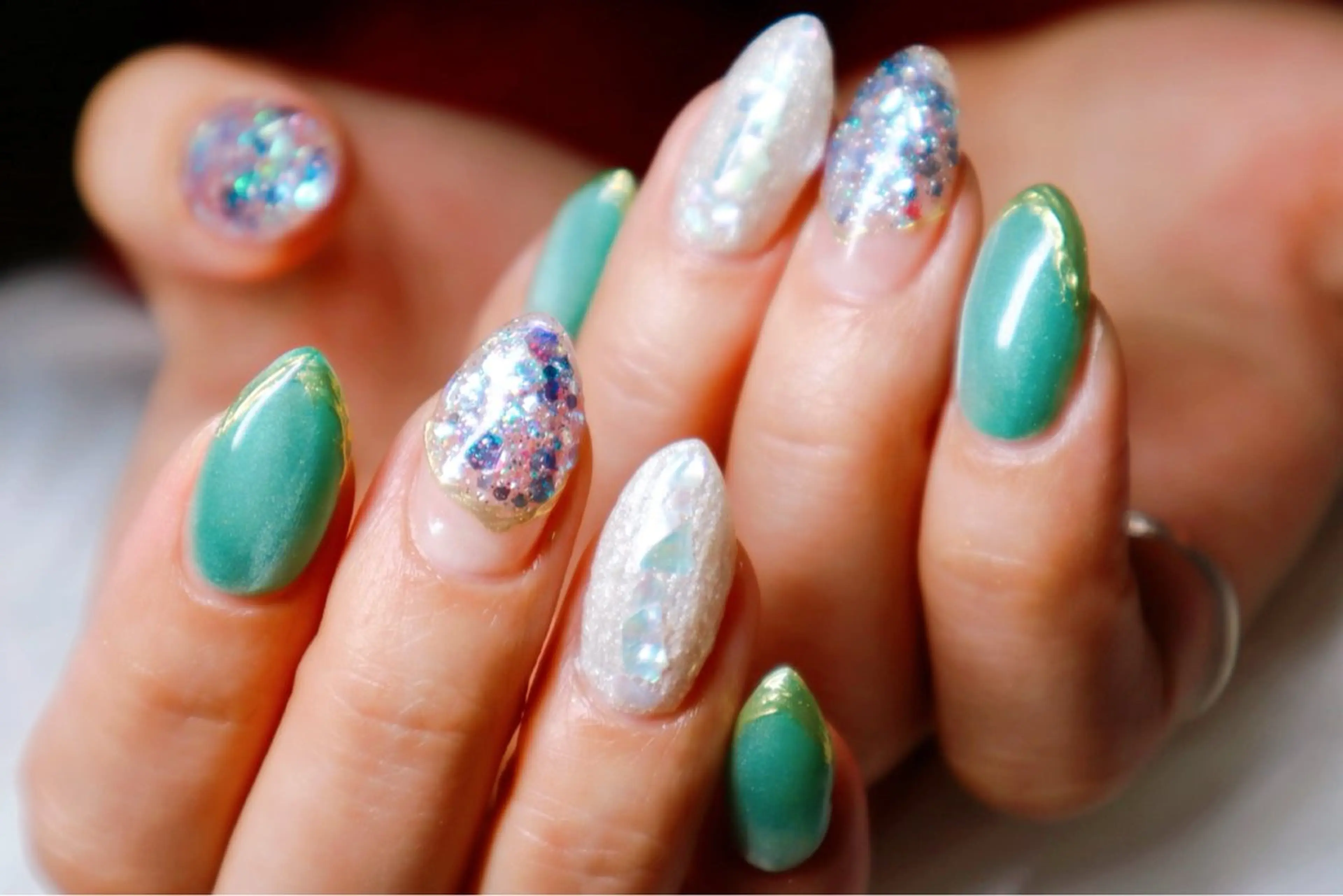 セミロング ハンドネイル 【トロワ ラパン】 Mayaのネイルデザイン