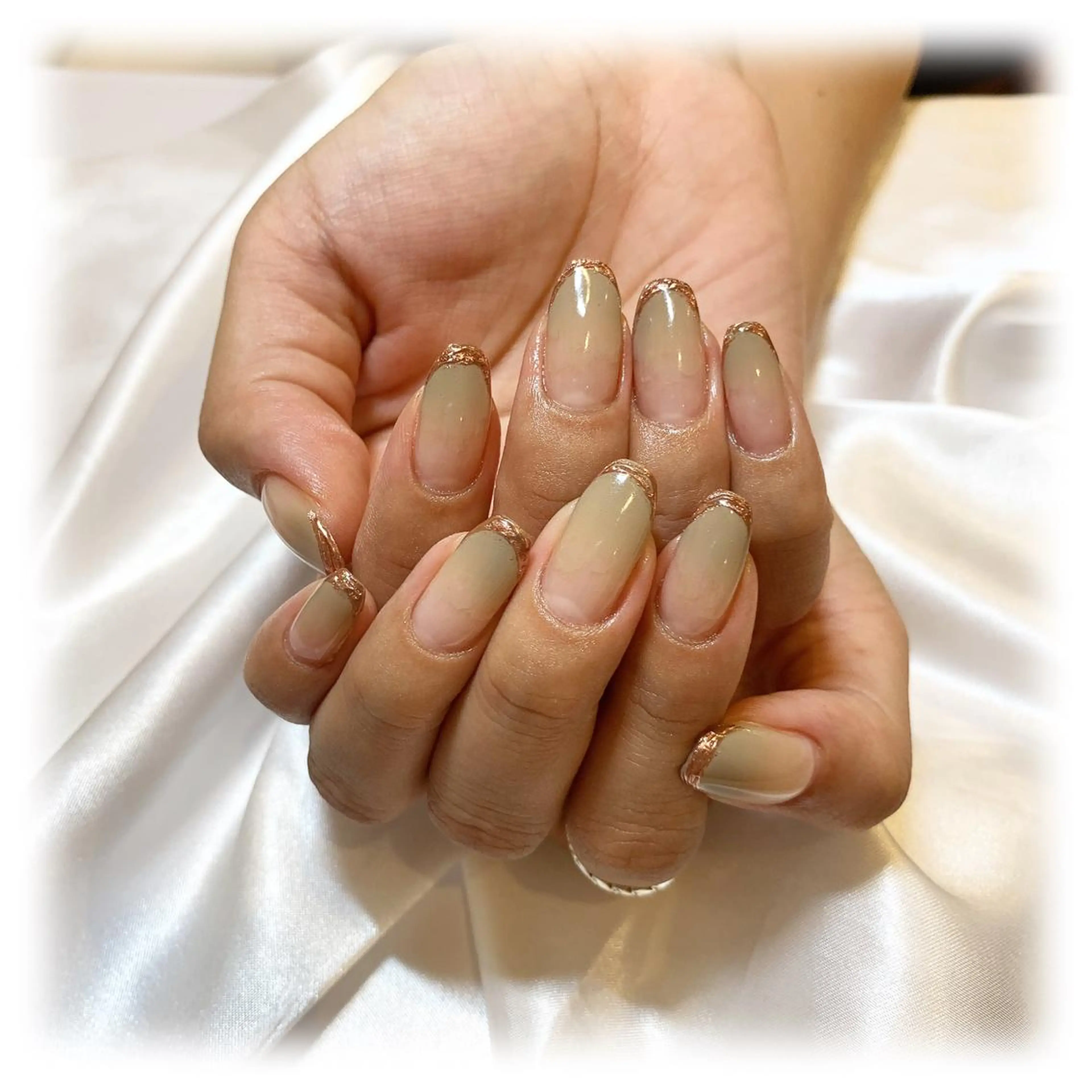 ネイル フレンチネイル グラデーション ミラーネイル ui nailのネイルデザイン