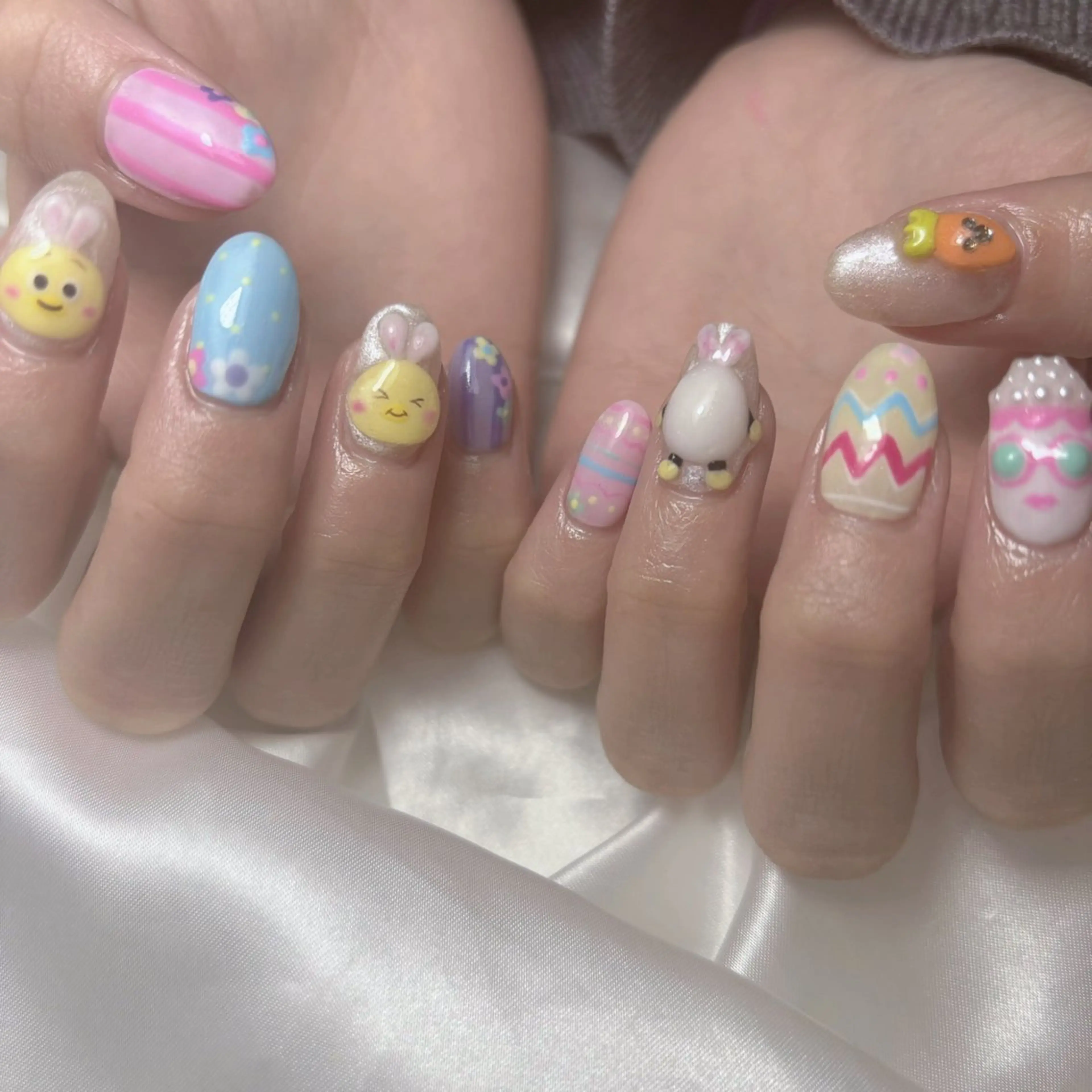ネイル イースター うるつやネイル🫧 Amiのネイルデザイン