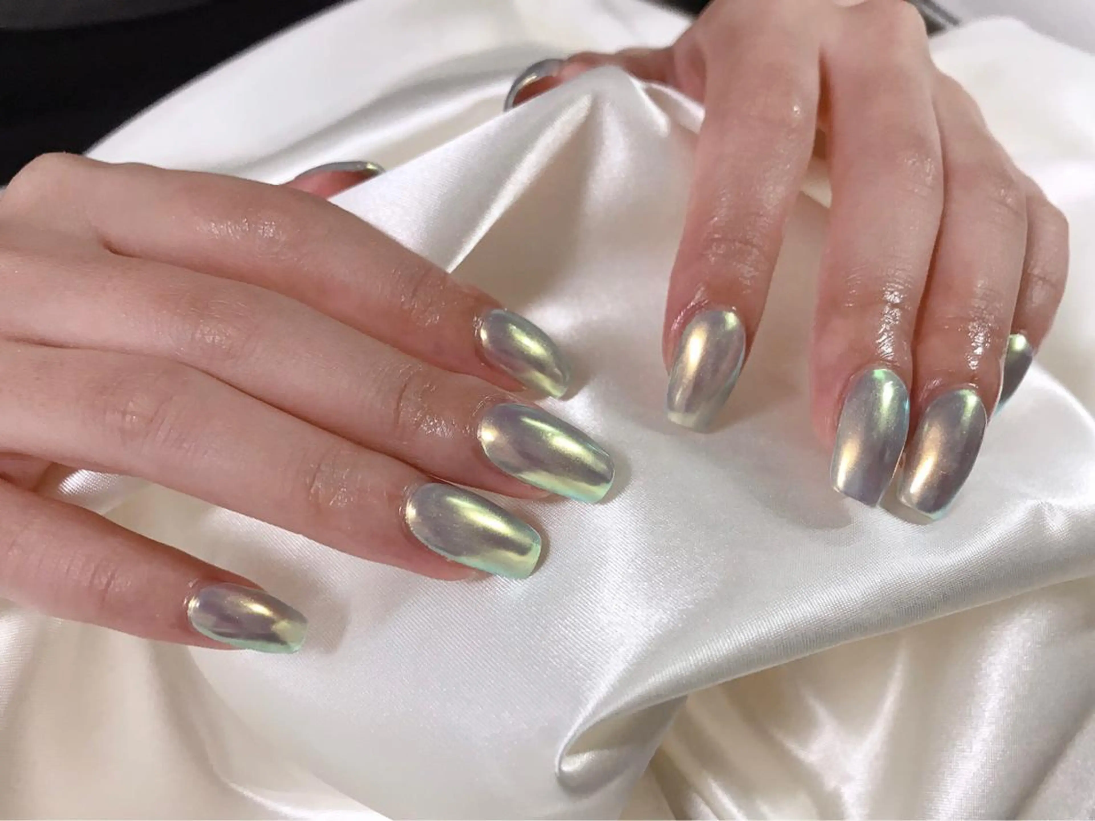 ネイル オーロラネイル キラキラネイル ハンドネイル mogunail &blowのネイルデザイン