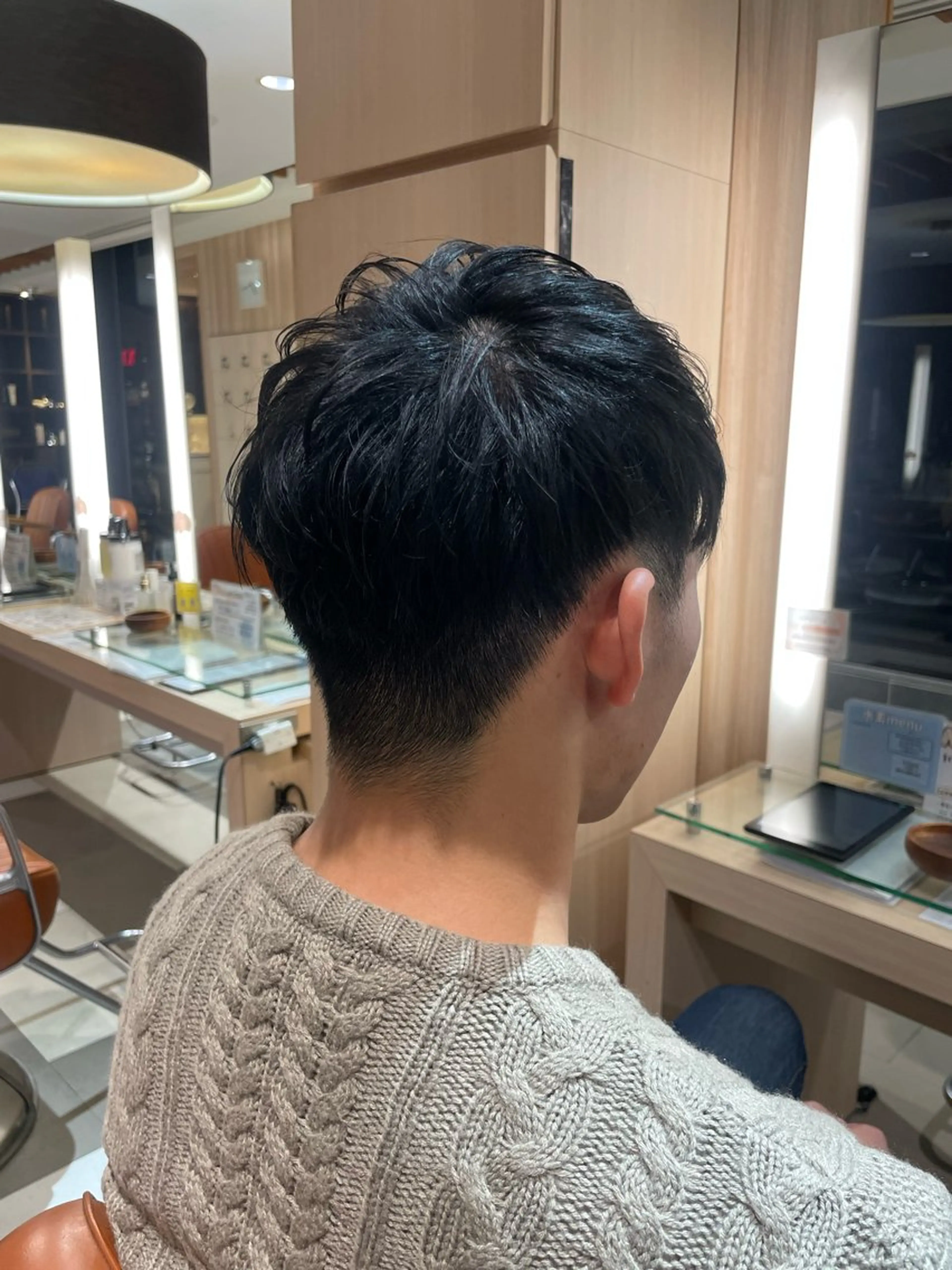 メンズ カット 青沼夏未/オリーブ/ 寒色カラーのヘアスタイル