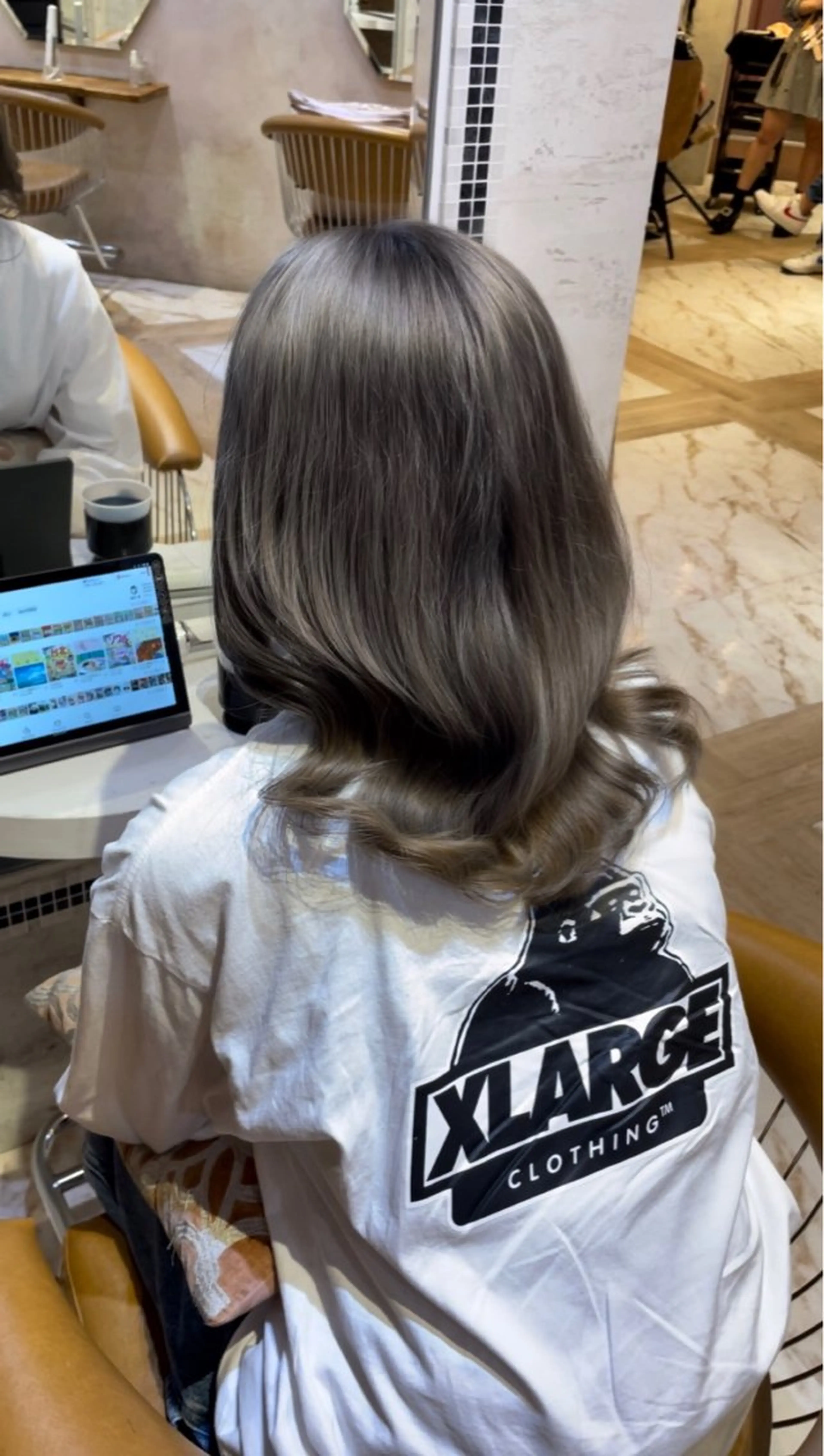 ミディアム 白髪ぼかし特化/ 髪質改善/ハクのヘアスタイル