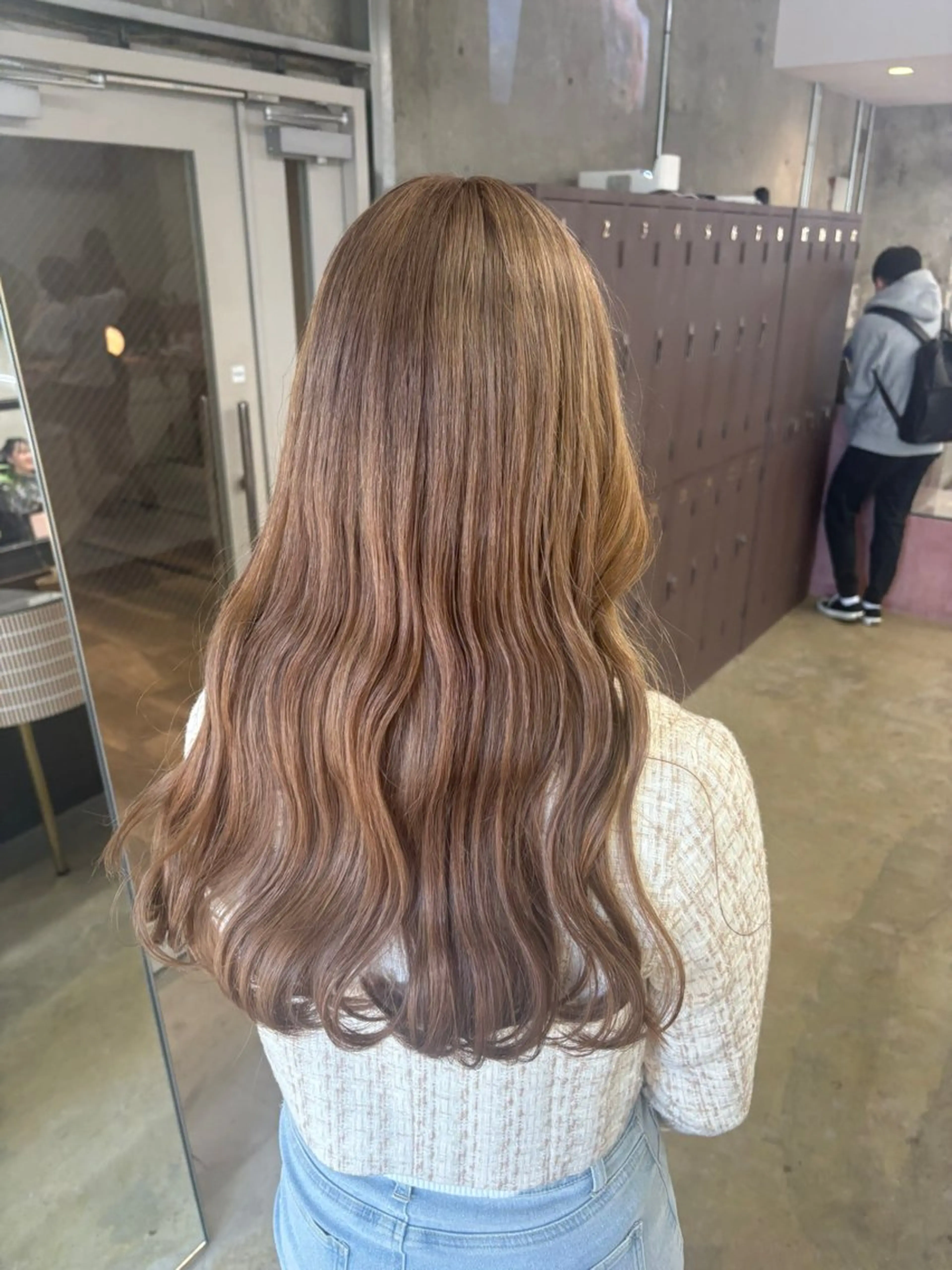 ロング カット ヘアカラー 鈴木瑛里／ブロンド ベージュ／男女のヘアスタイル