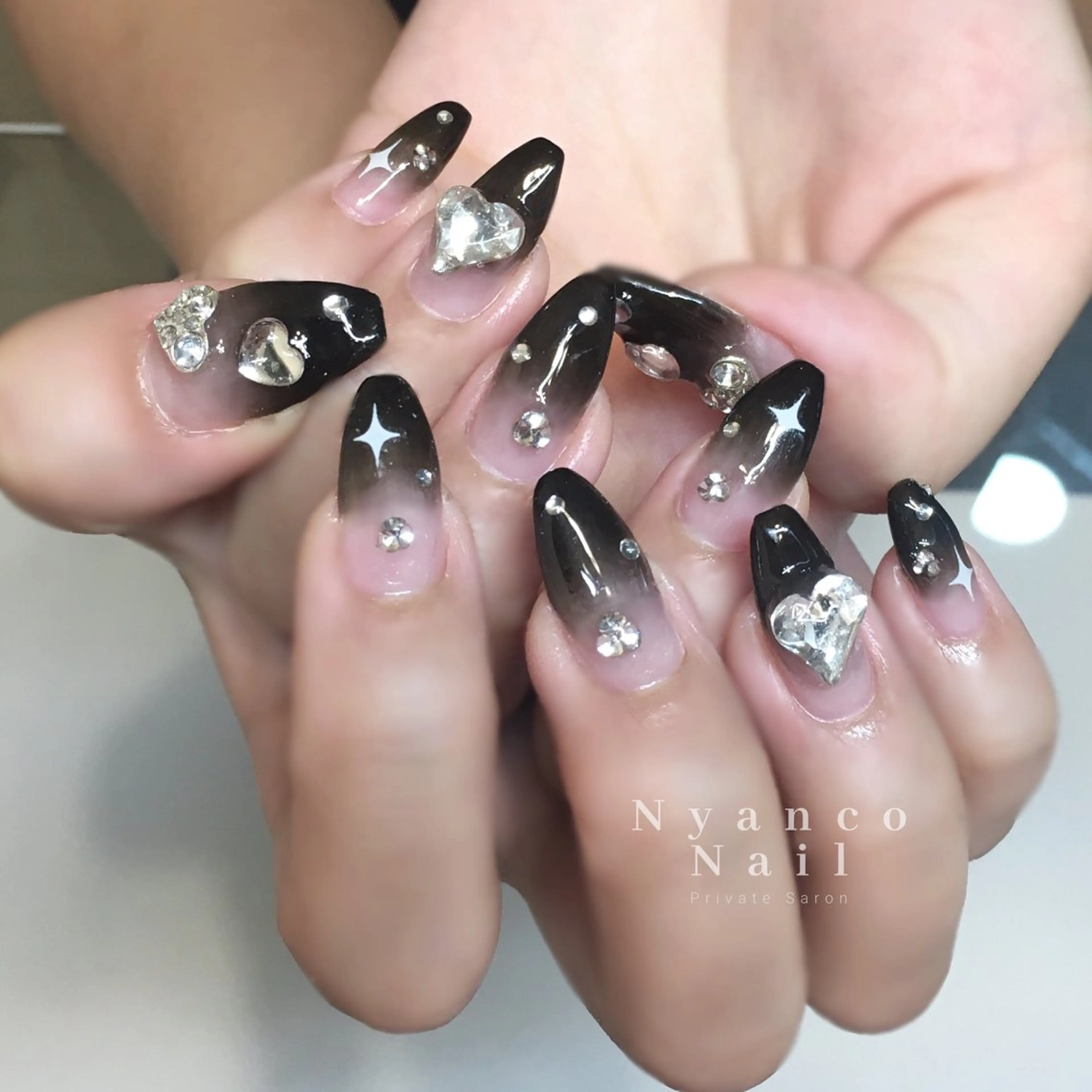 ネイル ジェルネイル グラデーション ハート キラキラネイル 夏ネイル Nyanco Nailのネイルデザイン