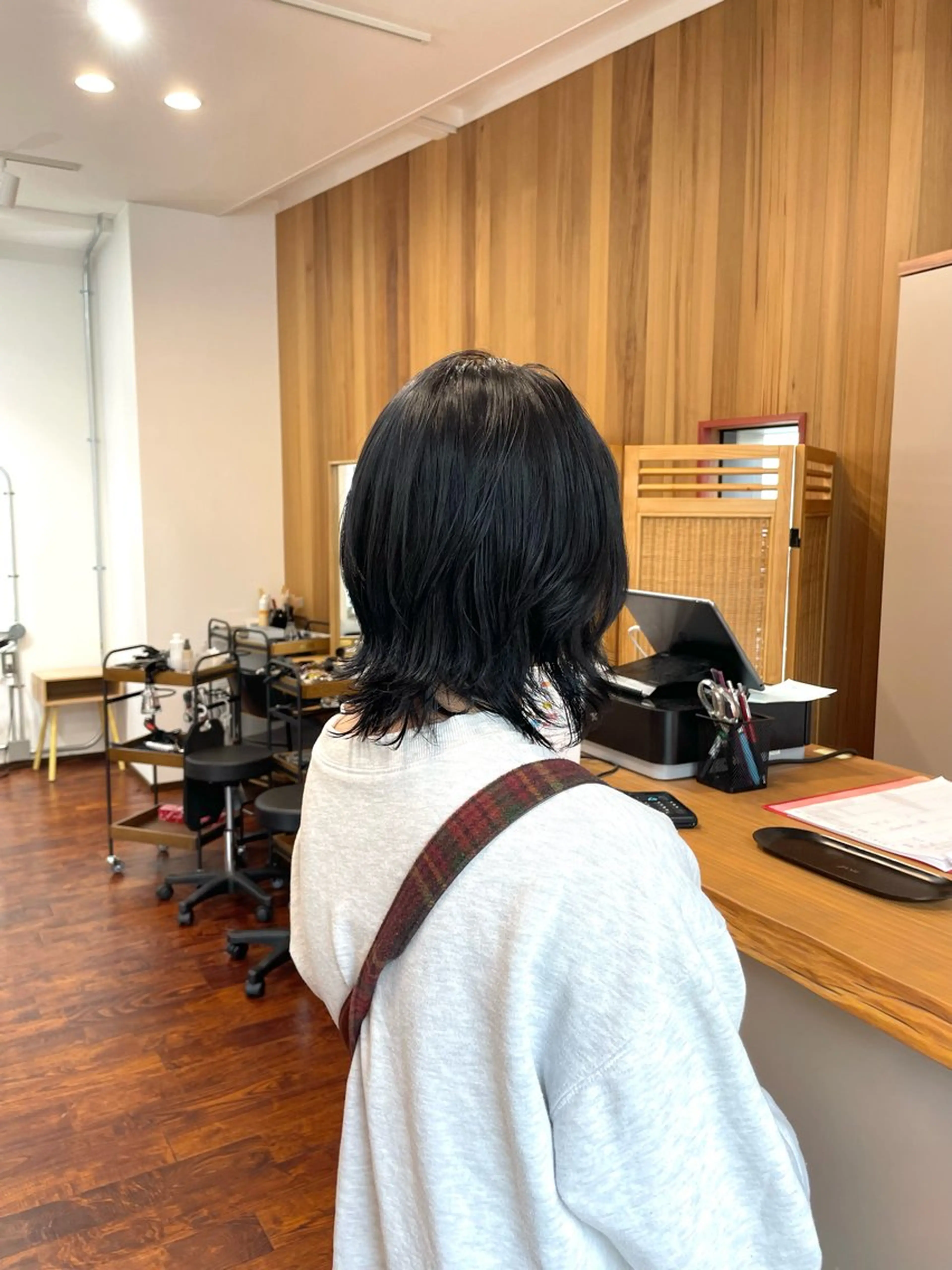 ショート カラー 黒髪 ネイビーカラー 上島 未緒のヘアスタイル