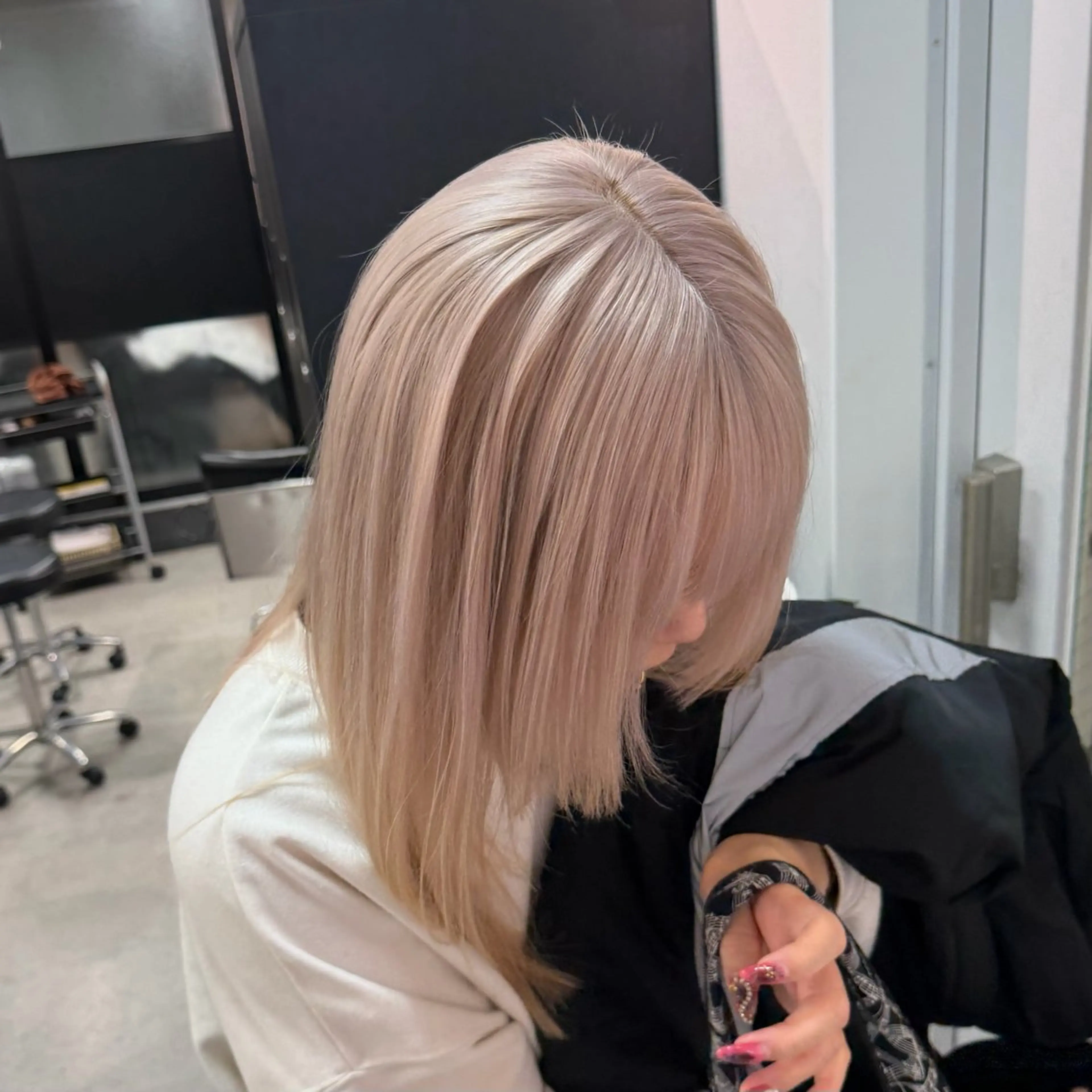 ミディアム カラー ベージュカラー ブリーチ ピンクカラー ホワイトベージュ ヘアカラー トリートメント 🍀ブリーチ/艶カラ ー🍀 コイケのヘアスタイル