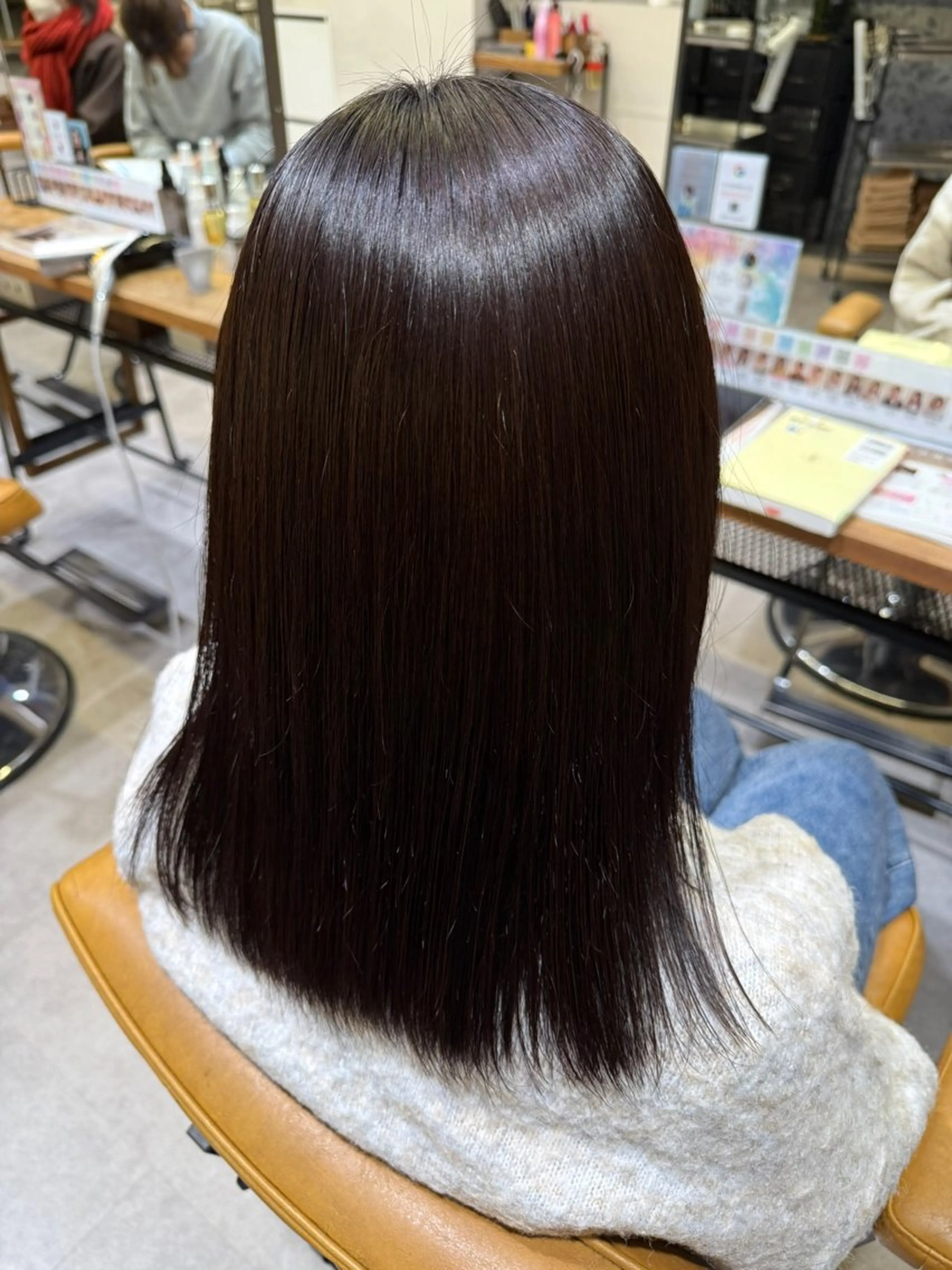 セミロング やはらりの/ 酸性ストレートのヘアスタイル