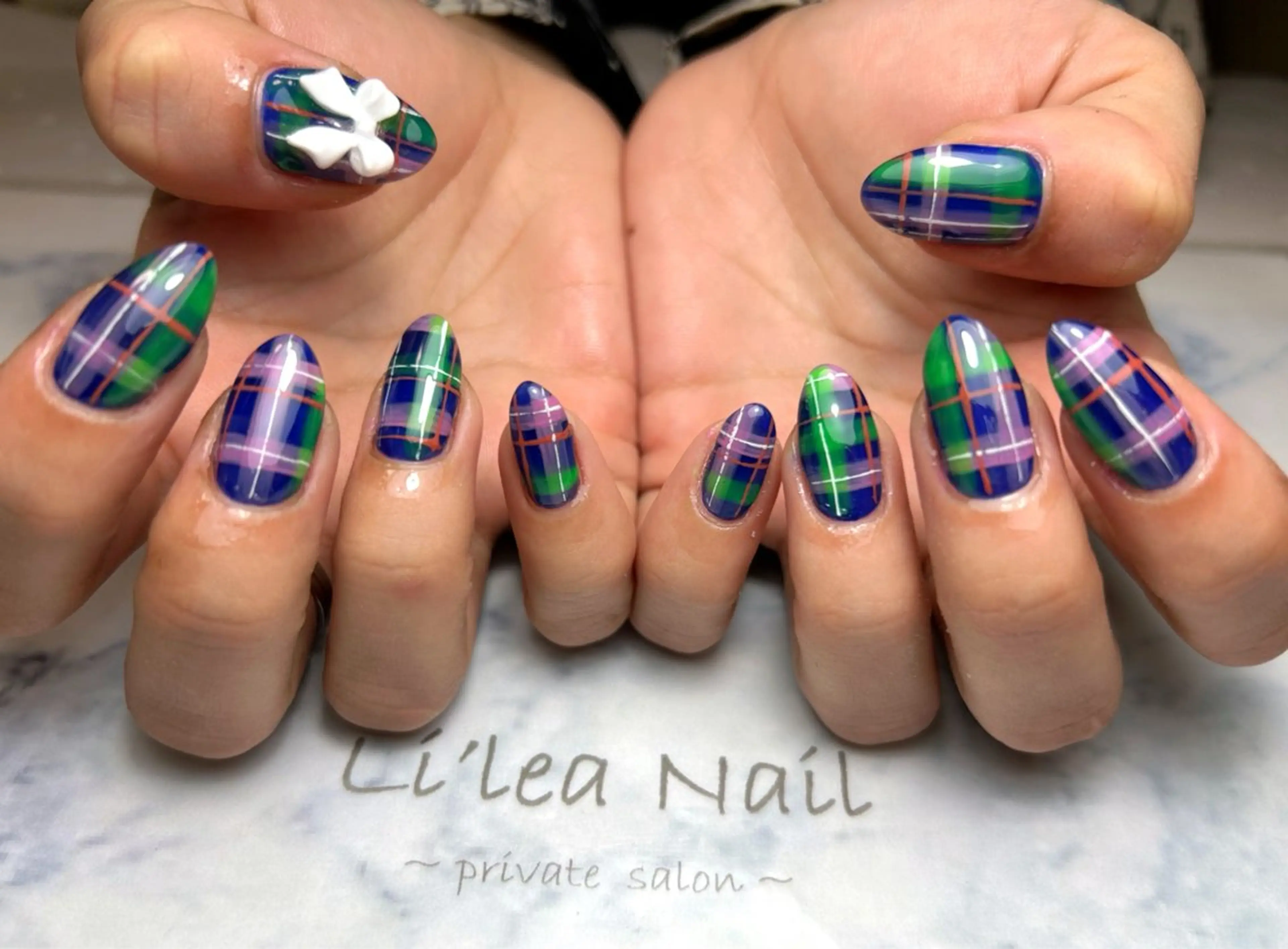 ネイル Li'leaNail AINAのネイルデザイン