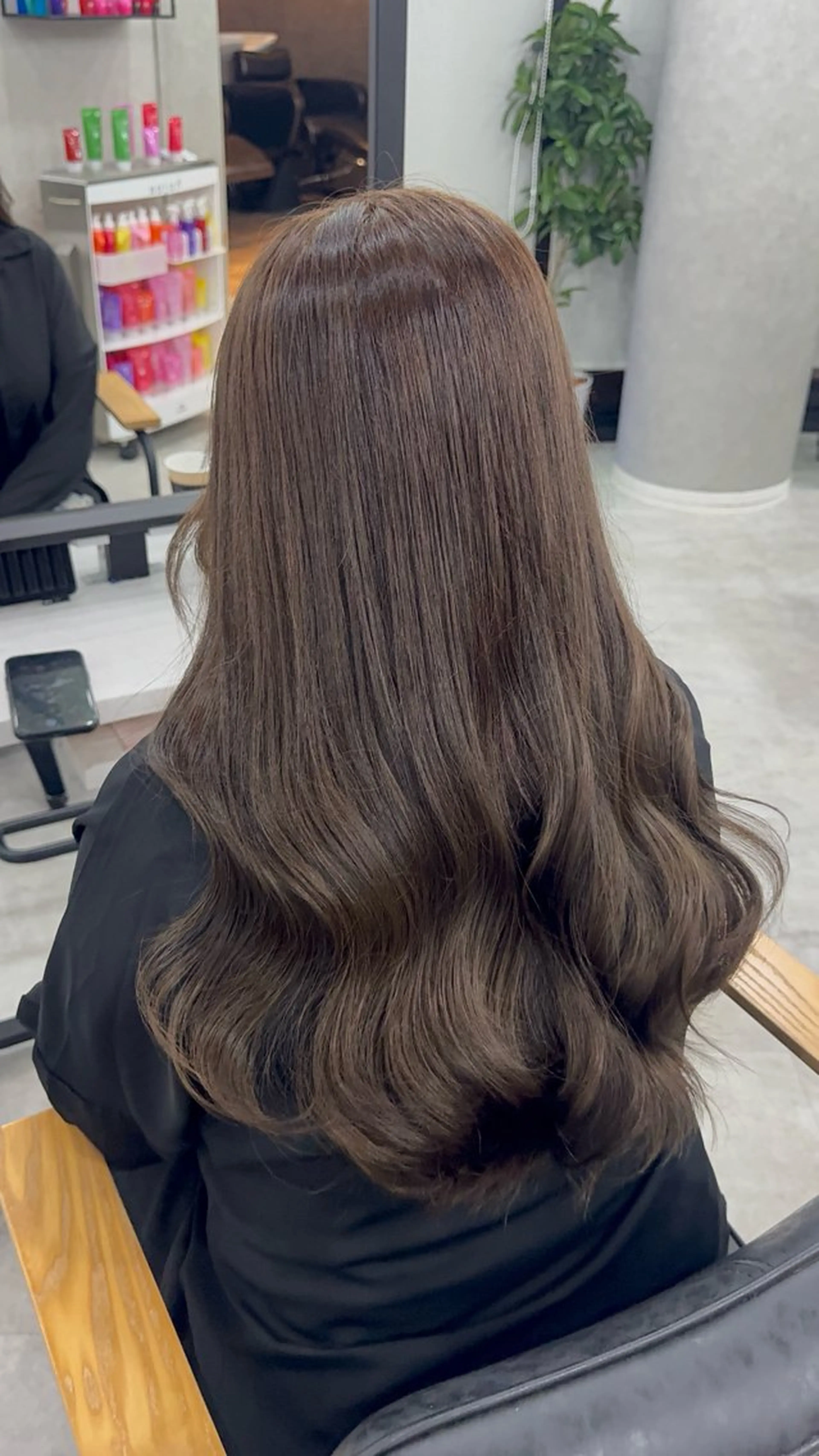 ロング カラー アッシュ アッシュブラウン ベージュカラー 黒髪 ブリーチ カット ヘアカラー トリートメント 赤み無し柔らかカラー 【梅田】madokaのヘアスタイル