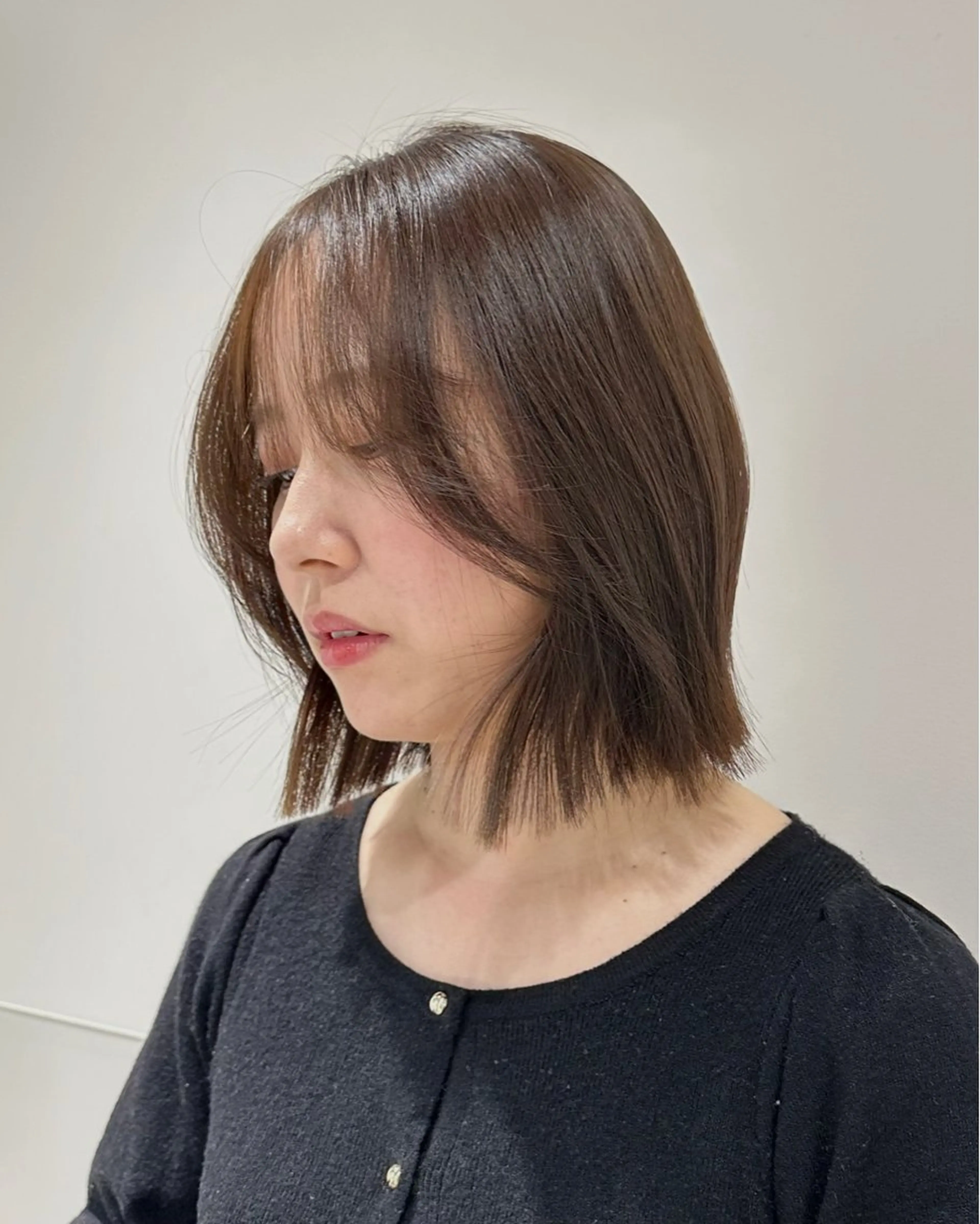 ショート カラー パーマ ヘアアレンジ メンズ 切りっぱなしボブ メンズ韓国風 ボブ くせ毛 髪質改善 切りっぱなしヘアボブ ミディアムヘアRYOのヘアスタイル