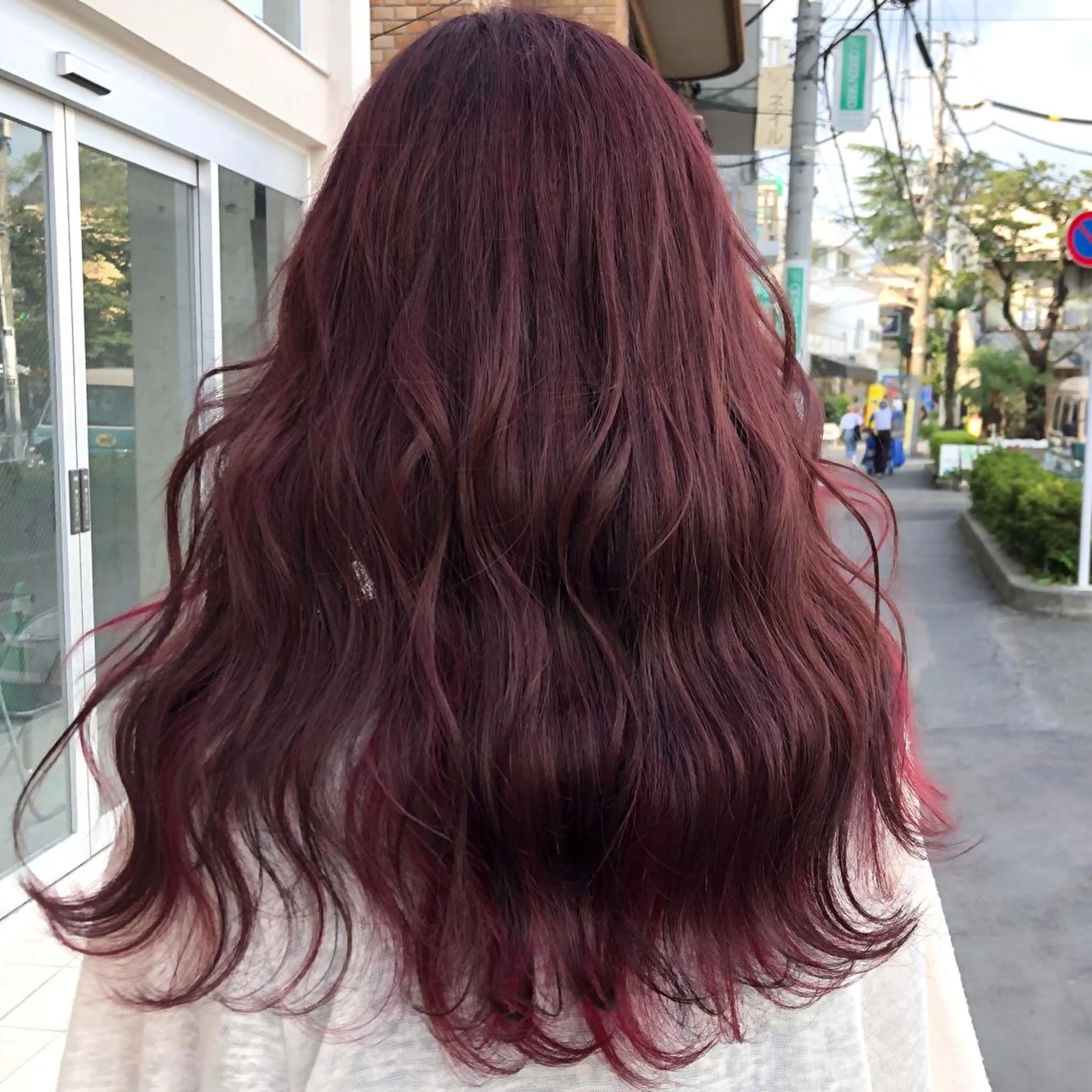 ロング カラー パーマ ヘアアレンジ 八巻 晴香のヘアスタイル