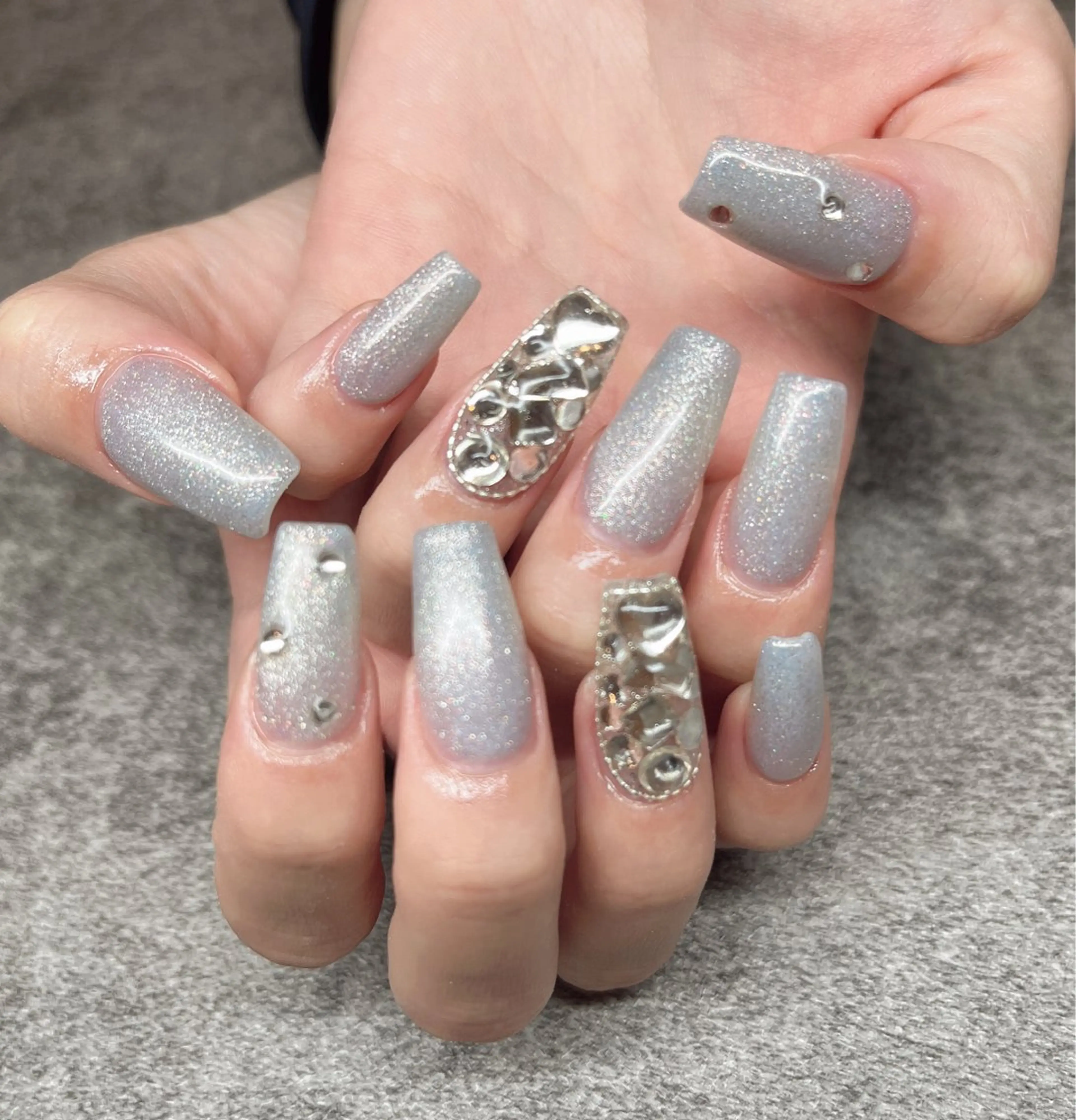 ネイル R inのネイルデザイン