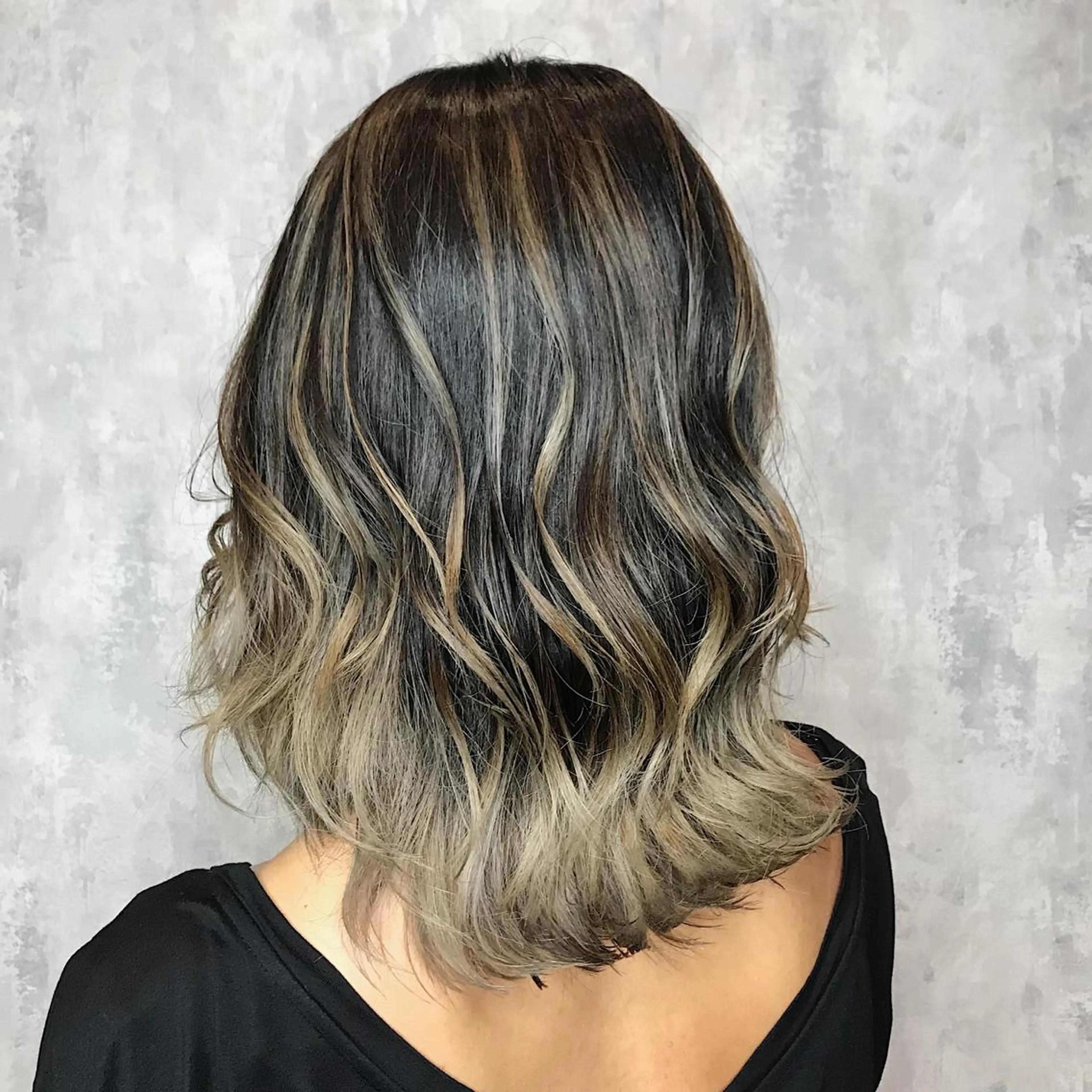 ミディアム Zina渋谷エリア マネージャShionのヘアスタイル