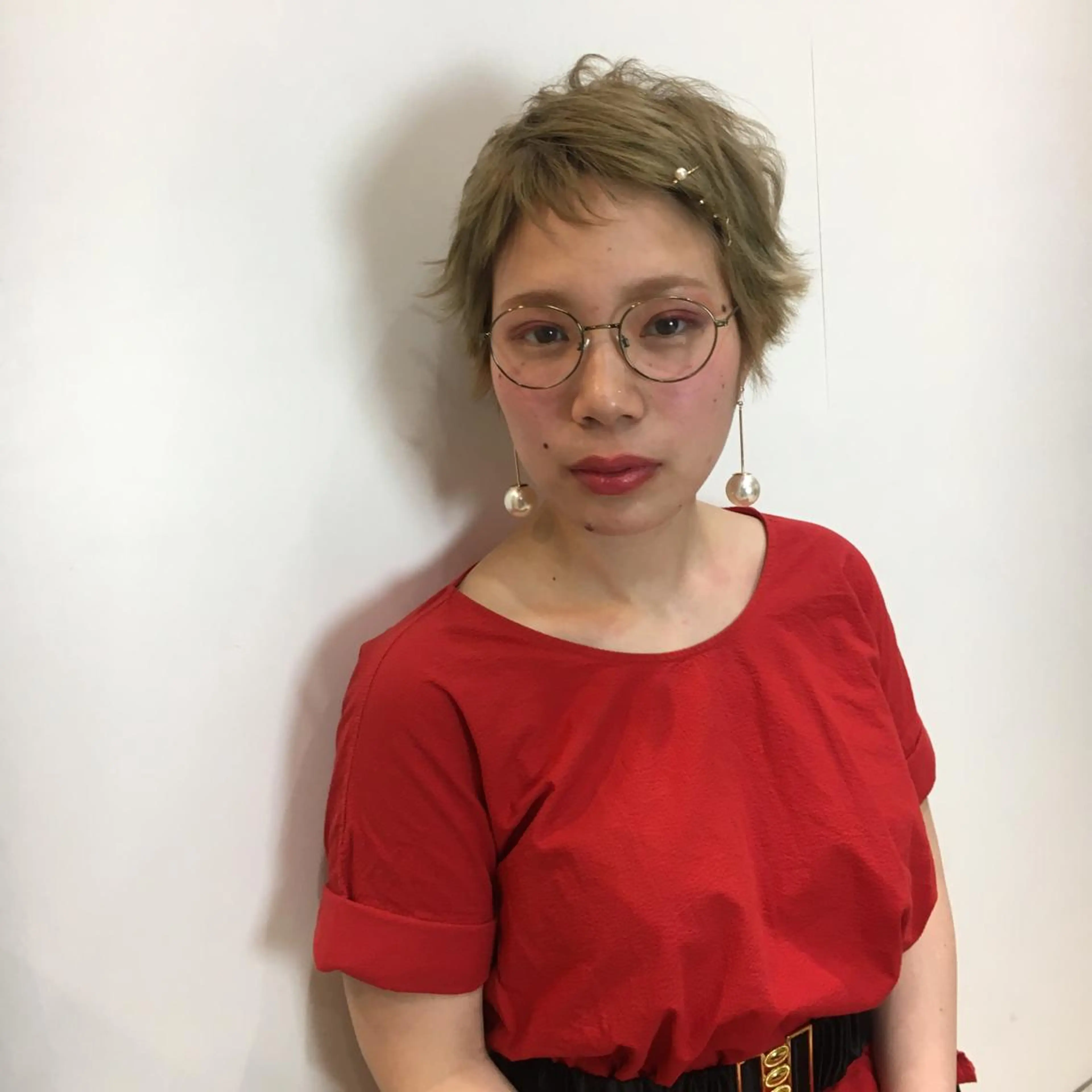 ショート カラー ヘアアレンジ ベリーショート レッドカラー ショートヘア 外ハネヘア ミドウチ アヤカのヘアスタイル