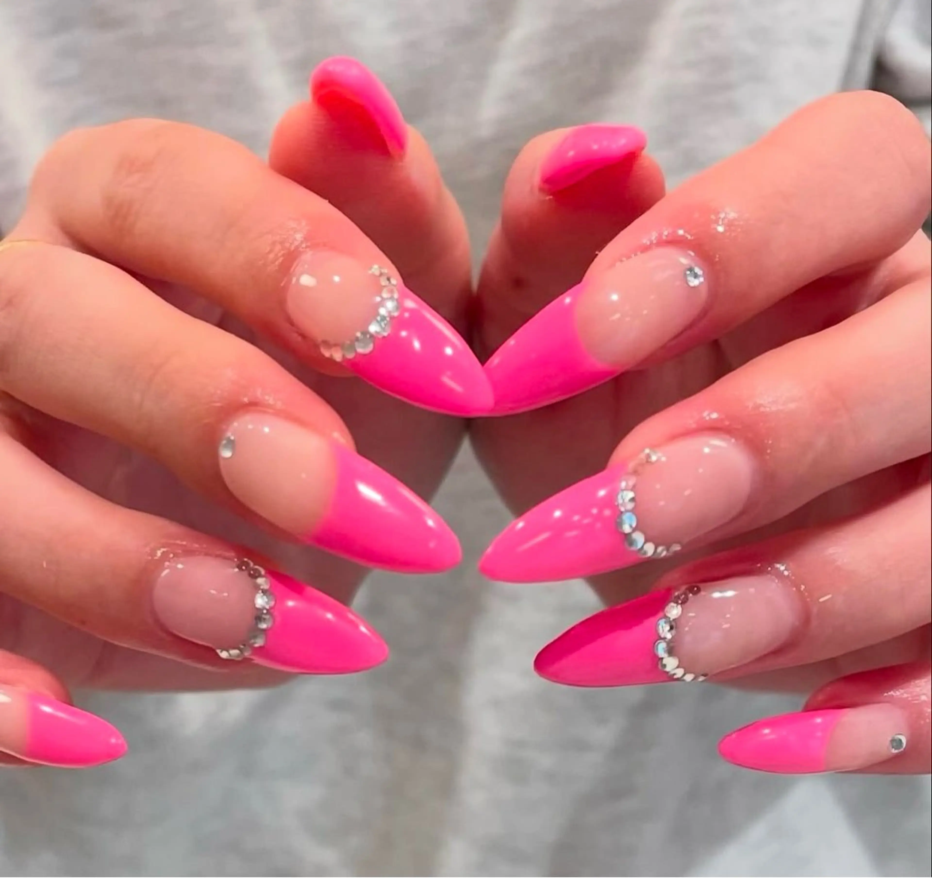 ネイル グラデーション キラキラネイル ワンカラーネイル 冬ネイル Jenn Nail Salonのネイルデザイン