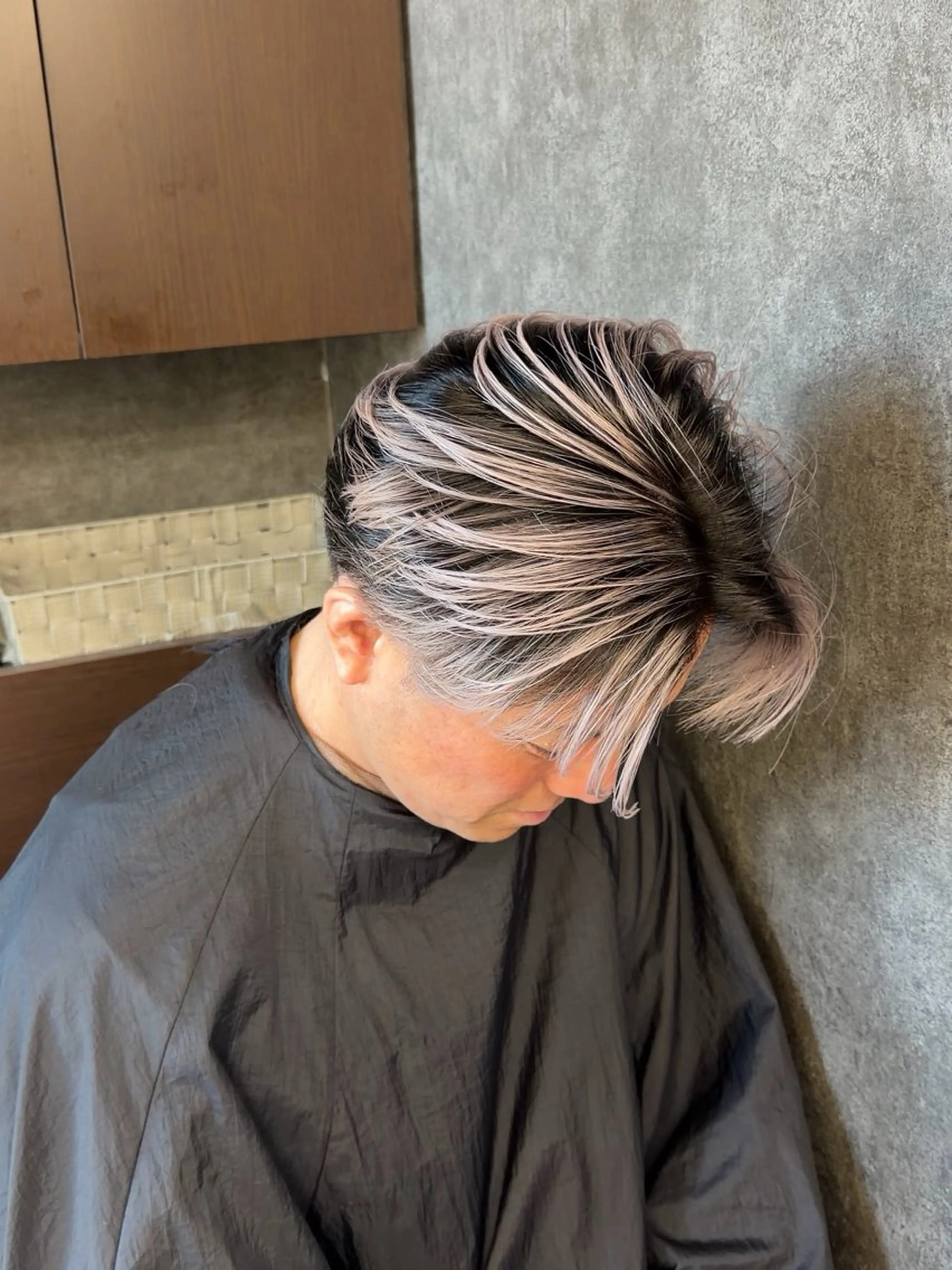 ミディアム カラー メンズ メンズバレイヤージュ バレイヤージュ レイヤーカット ヘアカラー トリートメント 橋本翔 /レイヤーカットのヘアスタイル
