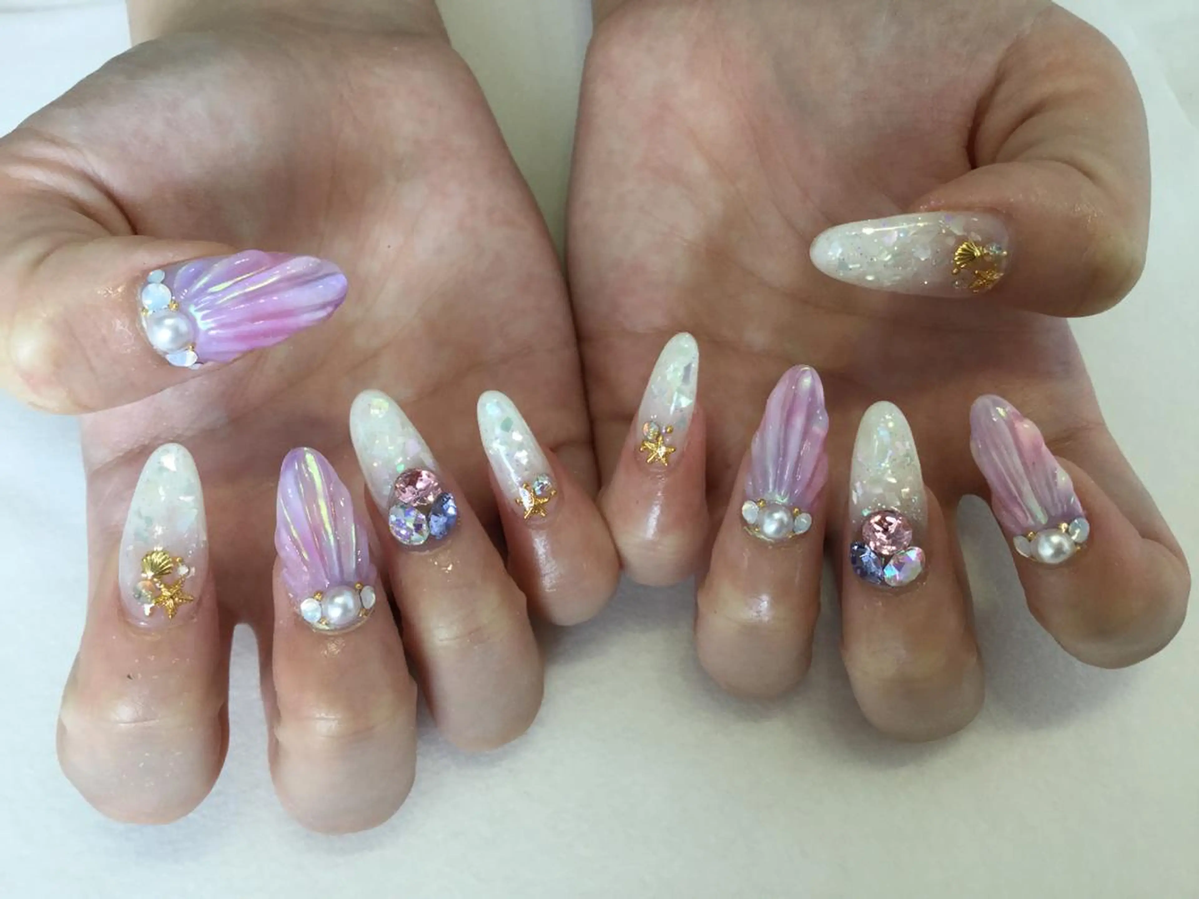 ネイル ハンドネイル 💎🐰 saki. m 🐰💎のネイルデザイン