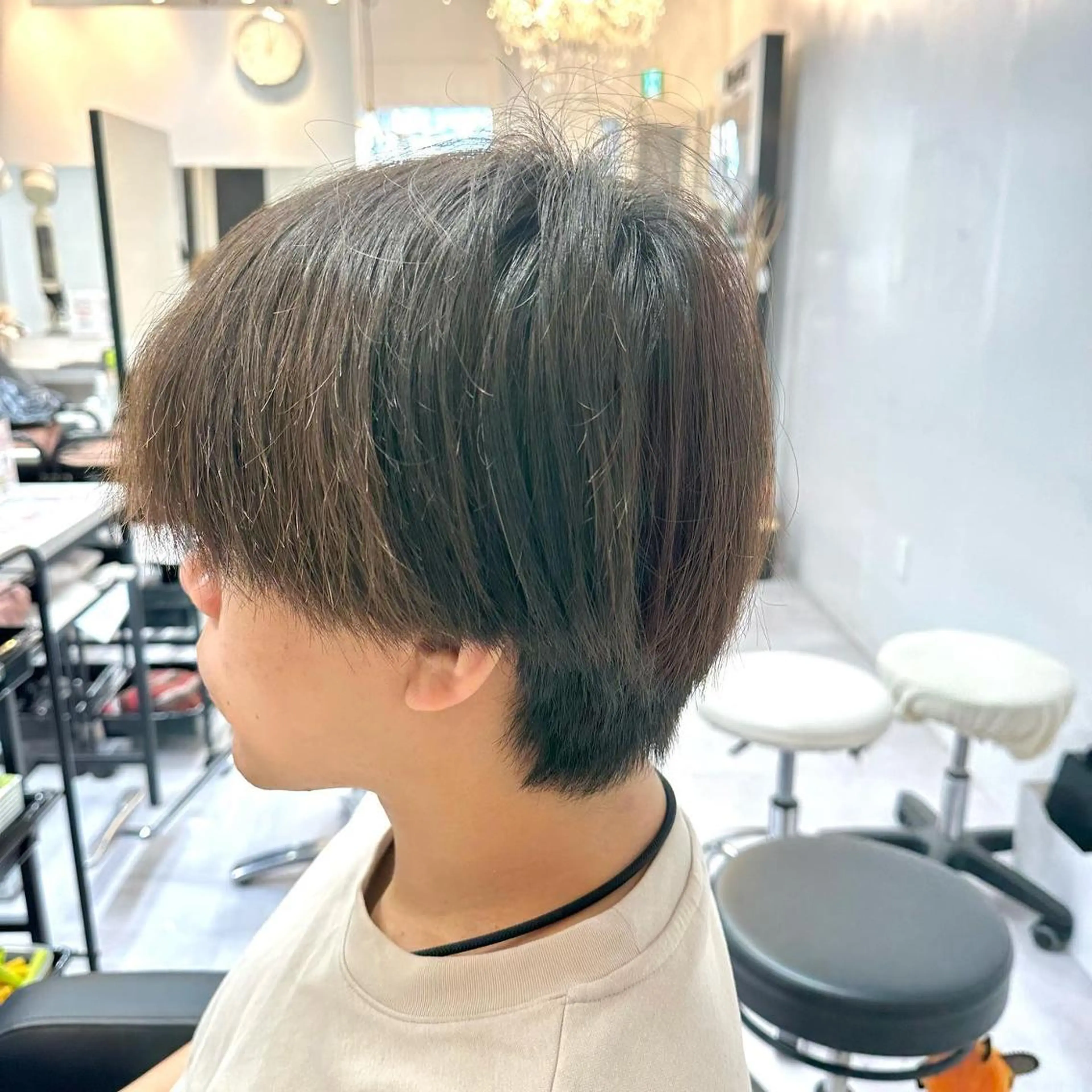 ショート 髪質改善× 白髪ぼかし溝江のヘアスタイル