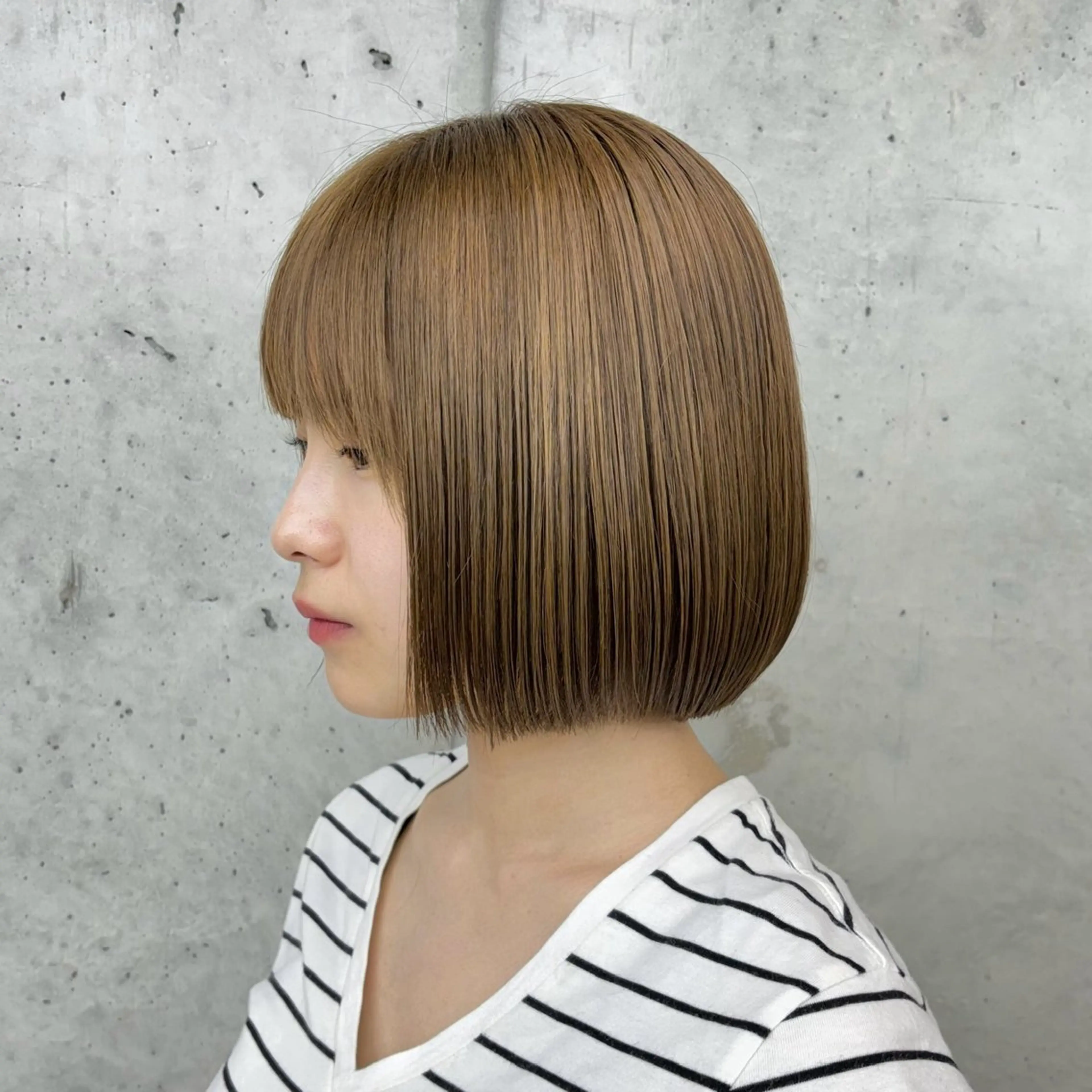 ショート i.+OMOTESANDO所属・mei / 艶カラー ミディアム レイヤーのヘアスタイル