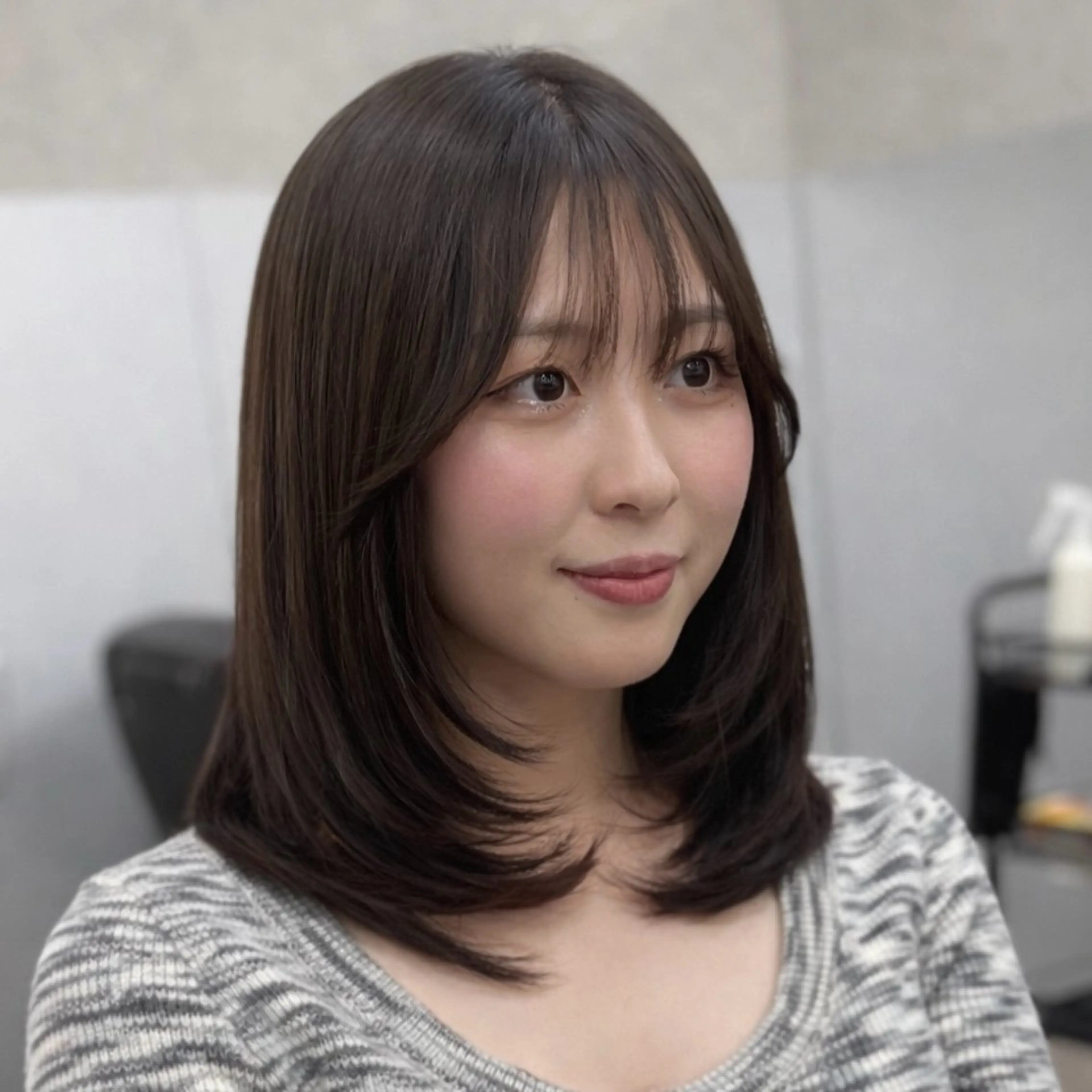 ミディアム カット ヘアカラー ✨レイヤーカット✨ 顔まわり✂️鎌倉楓麻のヘアスタイル