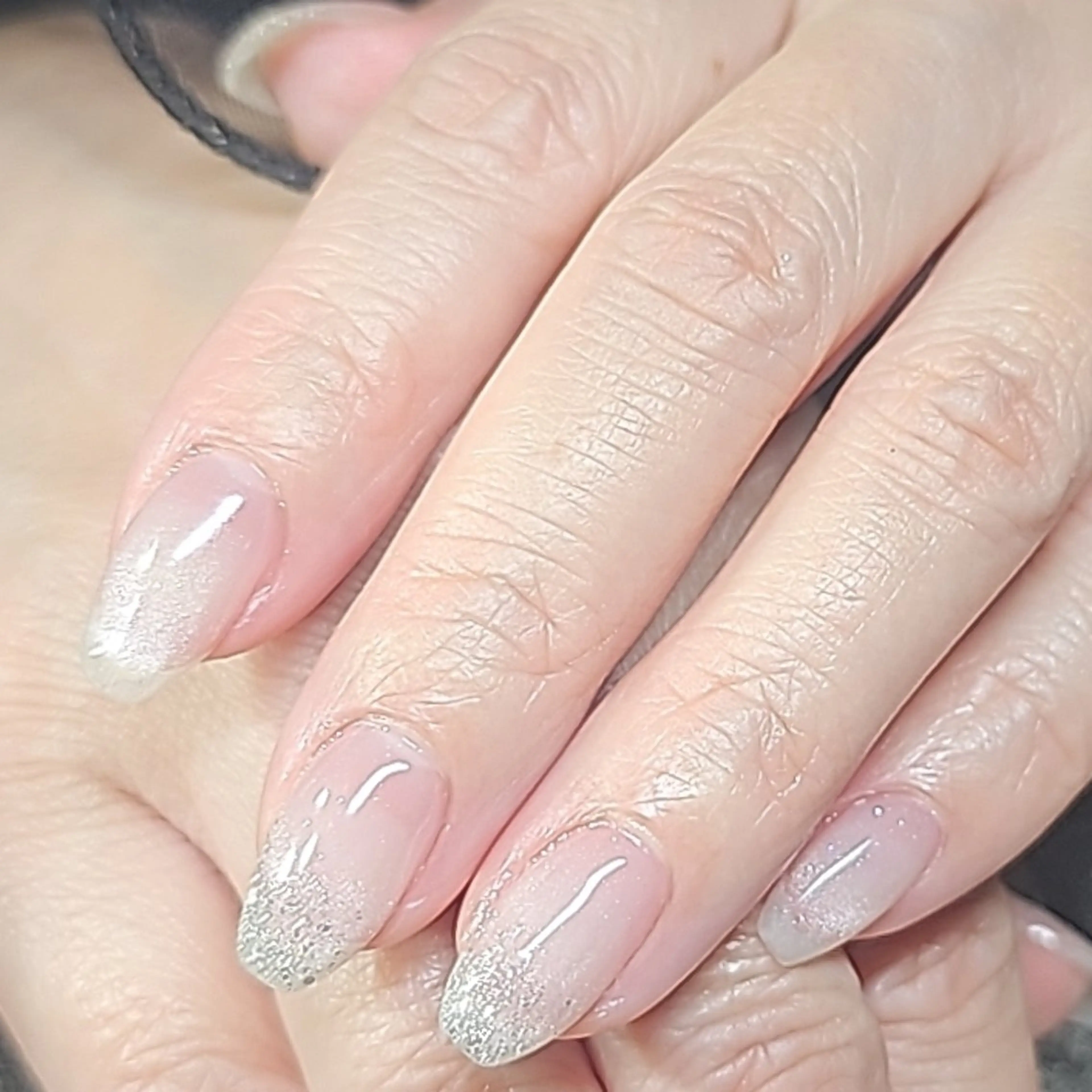 ネイル グラデーション ラメ(グリッター) ラメグラデーション マグネットネイル シルバー salon de Princess所属・salon de  Princessのネイルデザイン