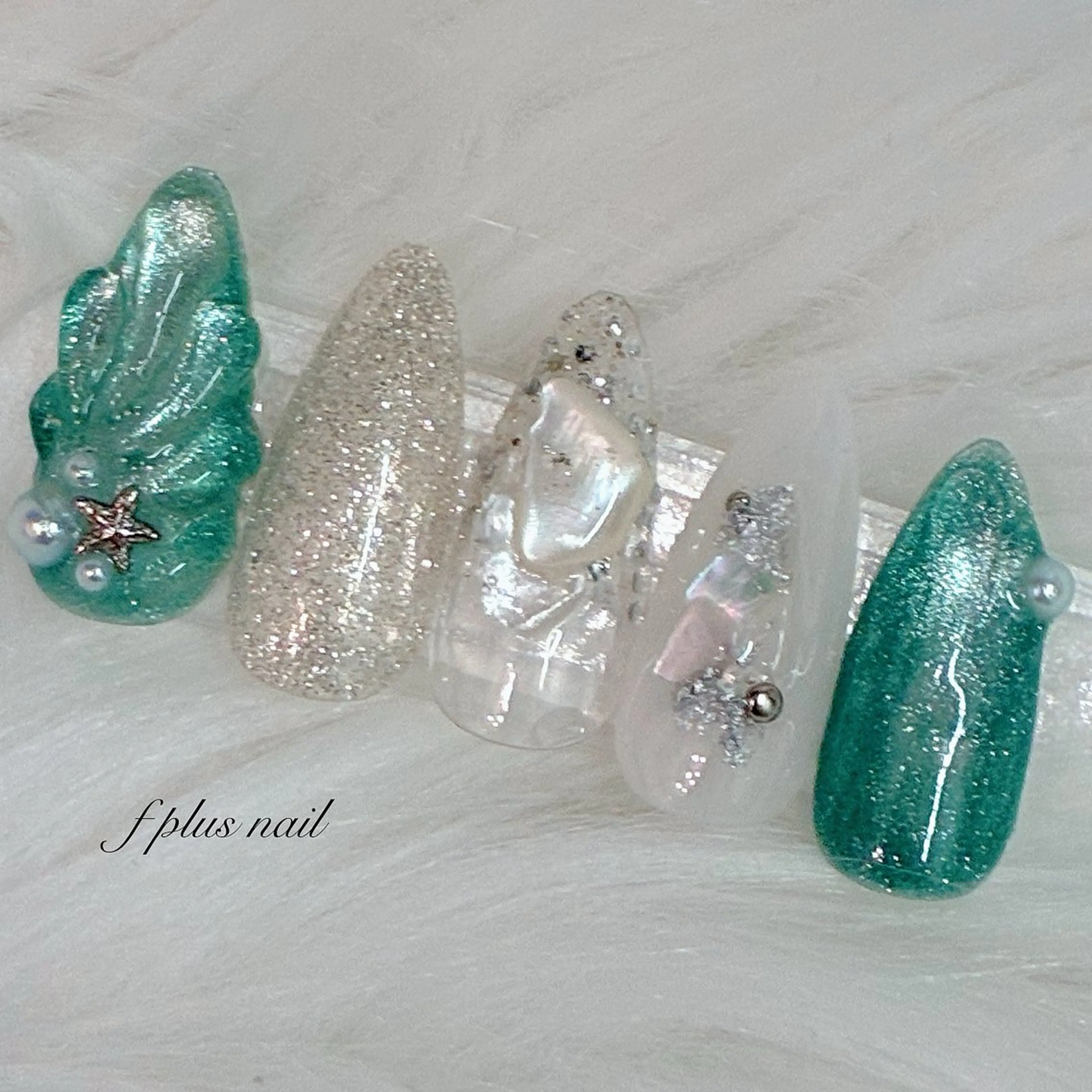 先取り🩵シェルネイル🐚パーツ込み　オフあり/なし/現金支払いのみの写真