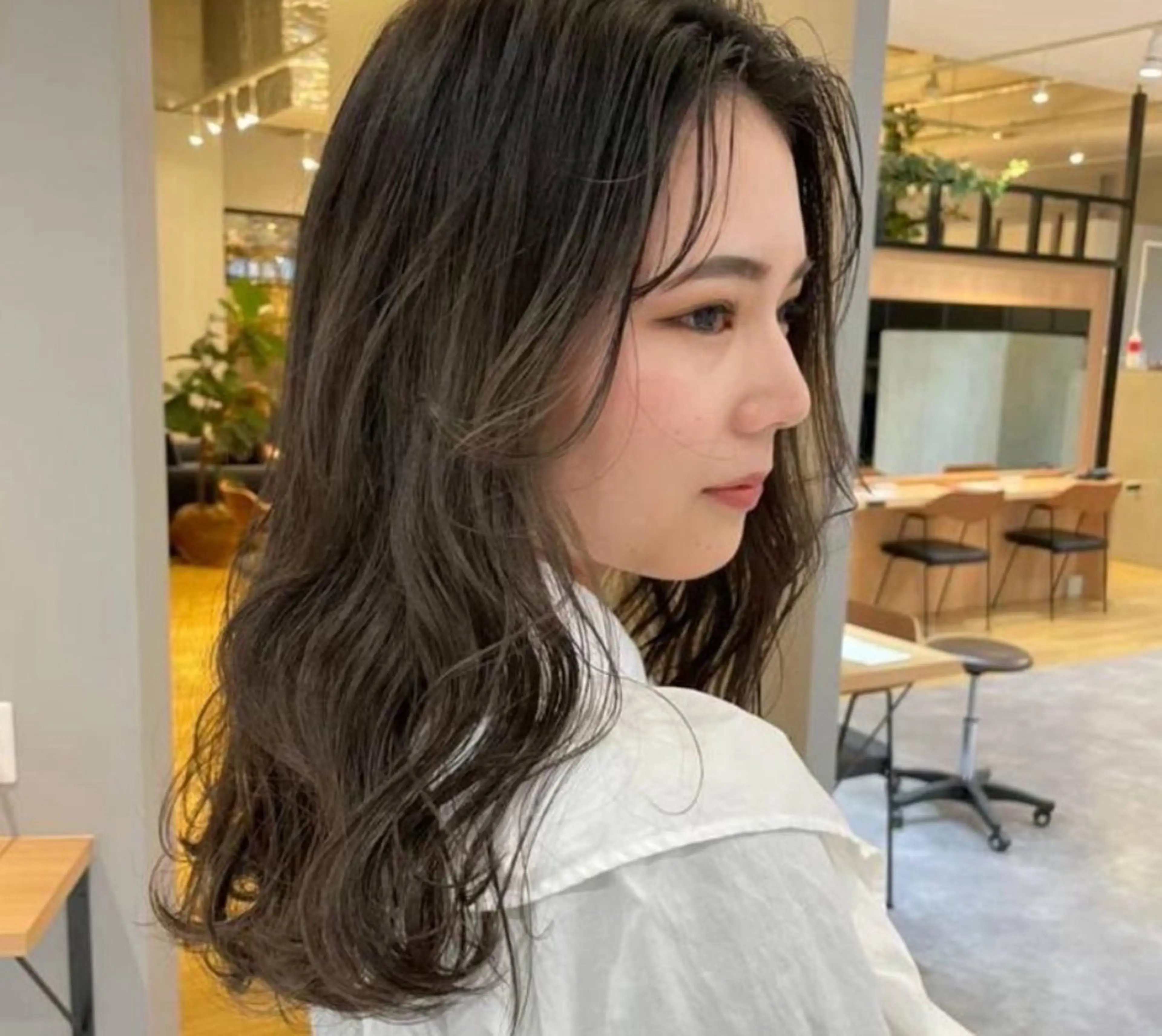 ロング カラー 林 美佑のヘアスタイル