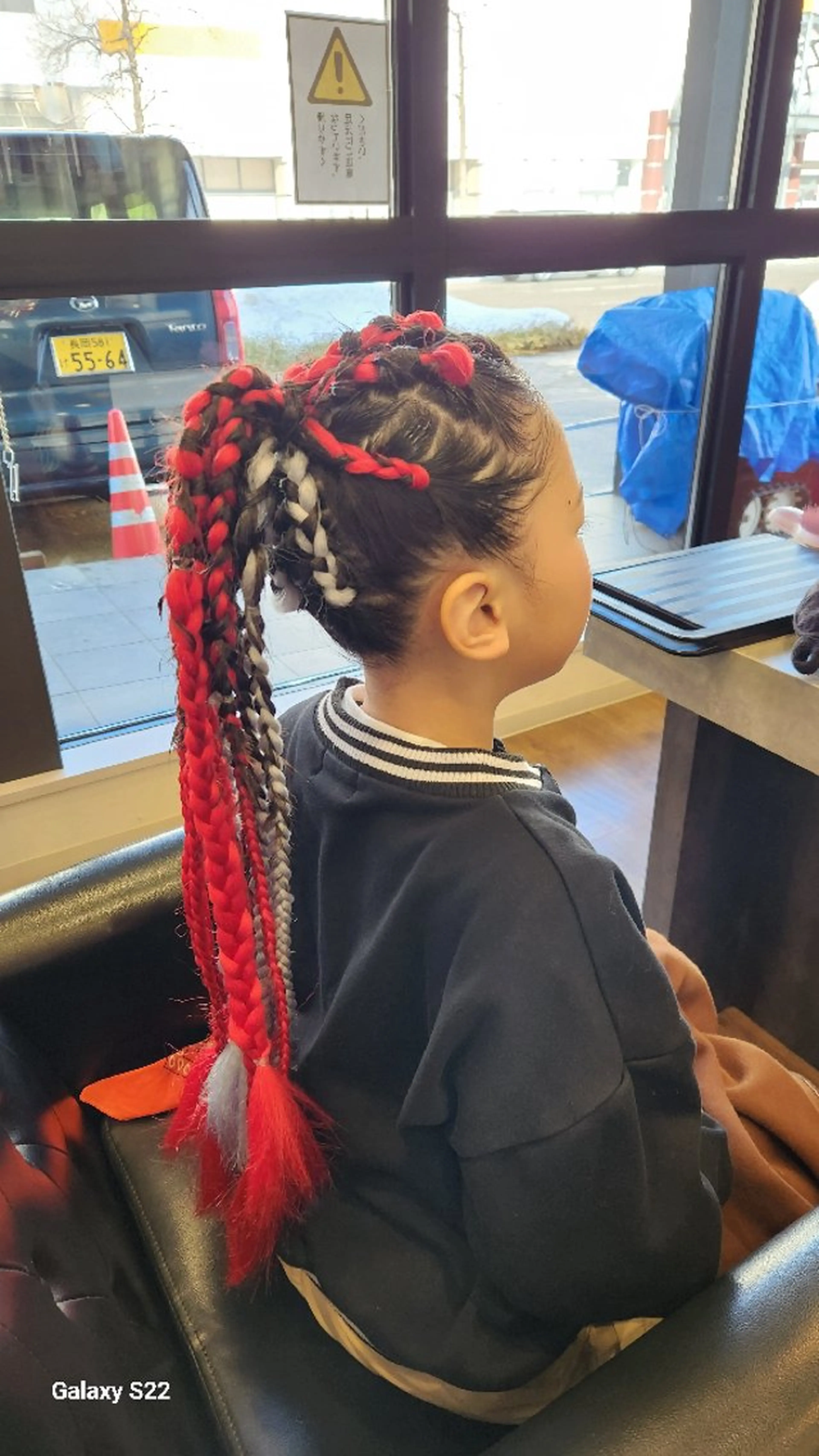 ミディアム 橘　 莉穂のヘアスタイル