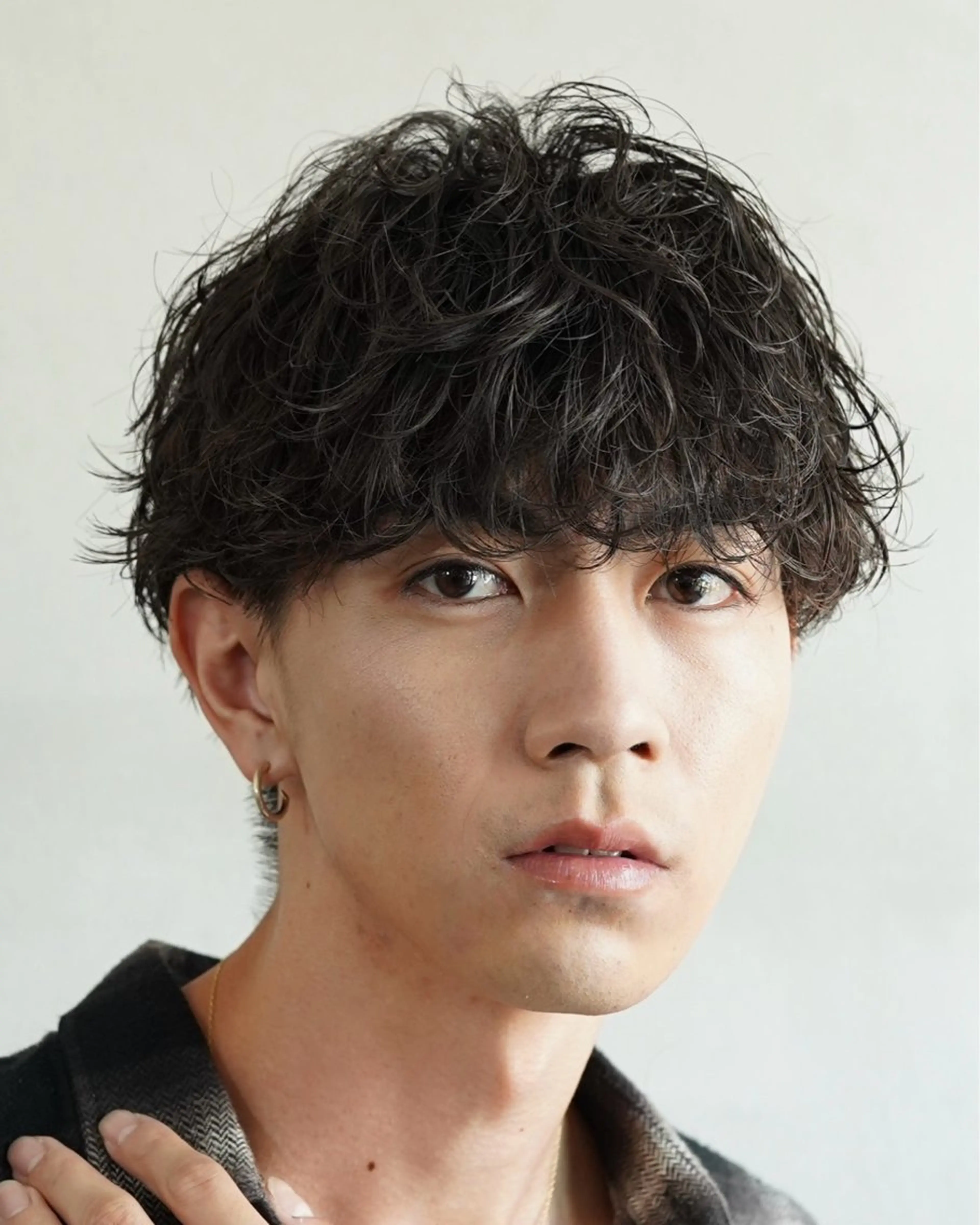 ショート カラー パーマ ヘアアレンジ メンズ マッシュ メンズパーマ 波巻きパーマ センターパート／マッ シュ／パーマ　あさみのヘアスタイル