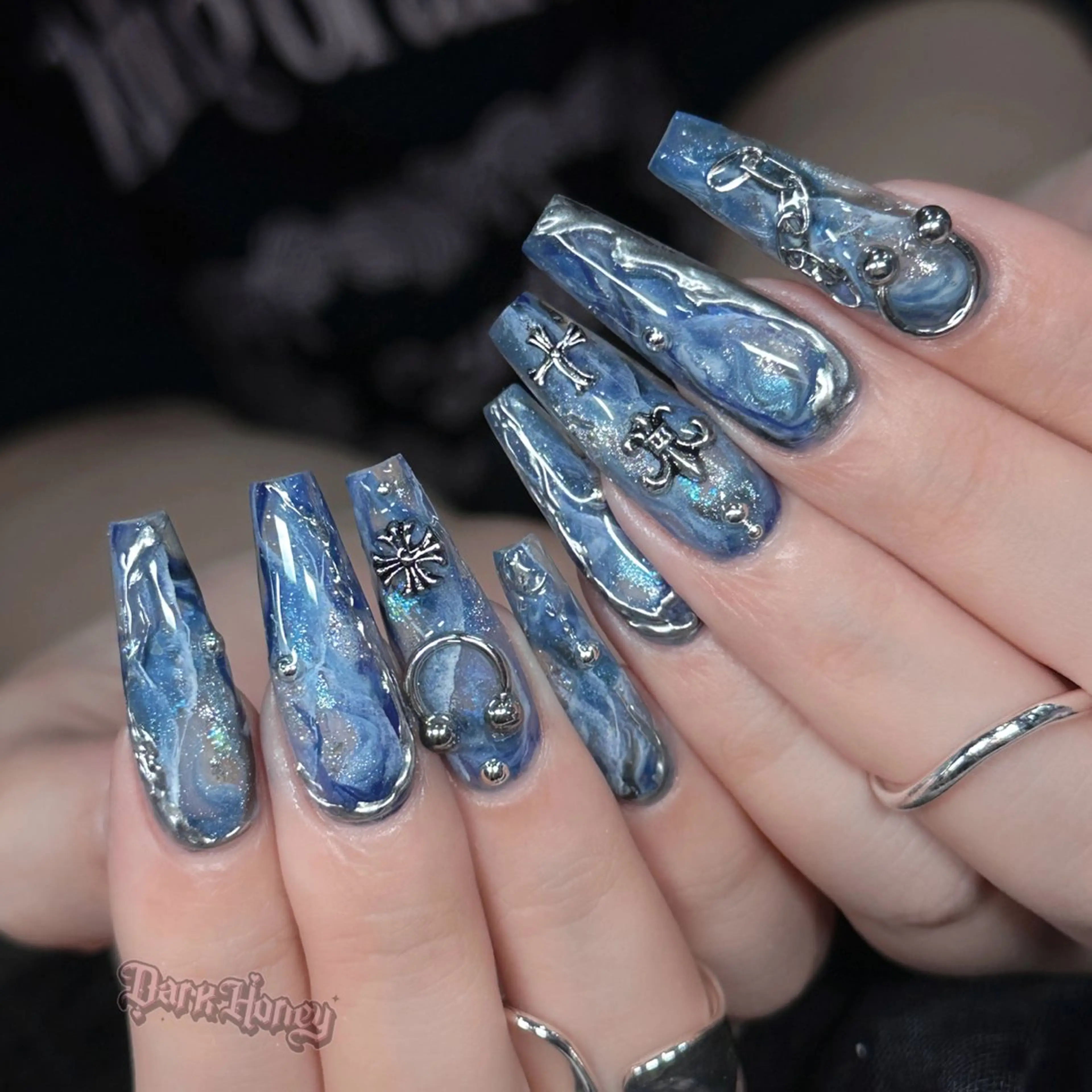 ネイル ハンドネイル Dark honey スカルプ専門原宿店のネイルデザイン