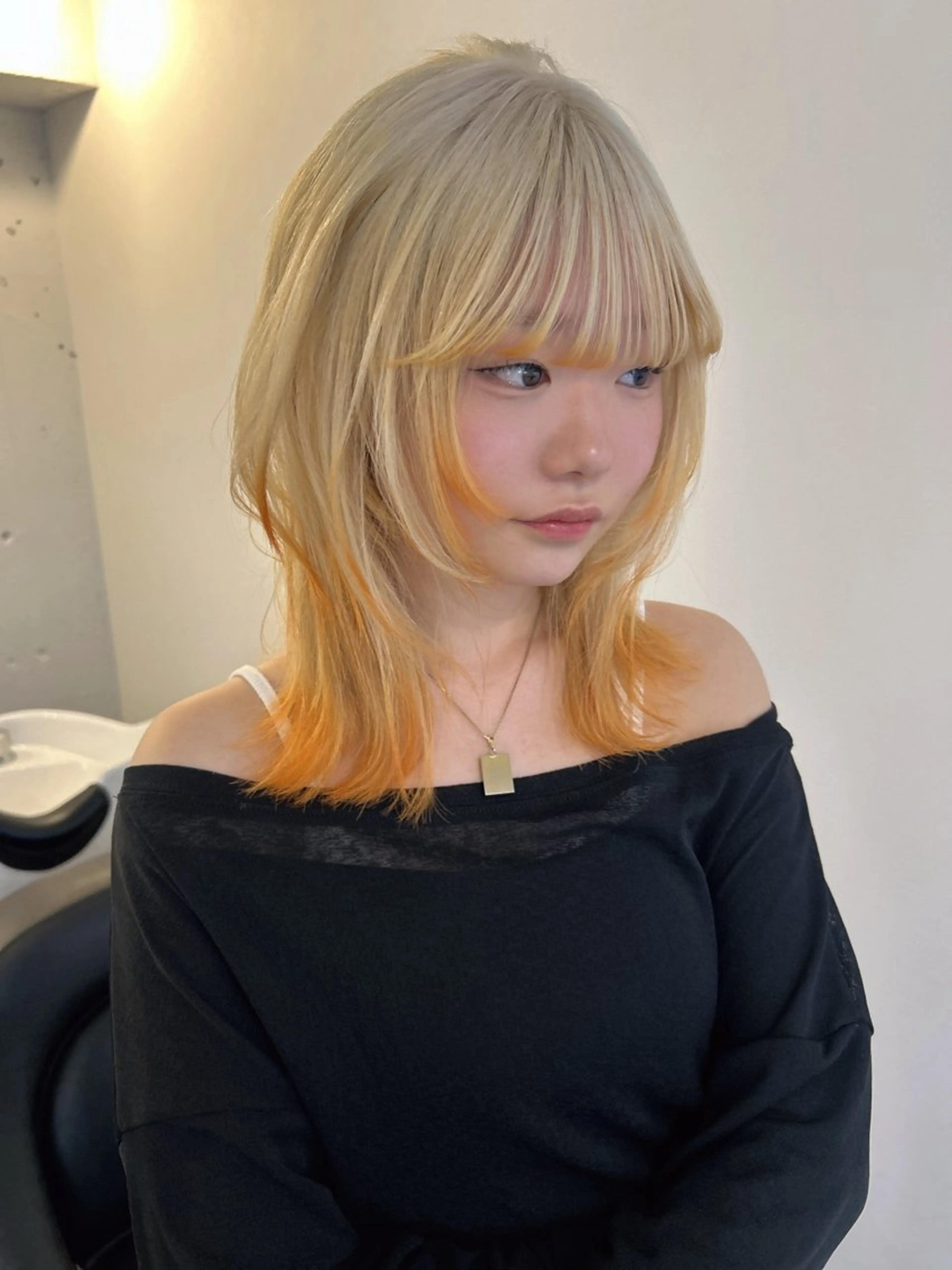 セミロング 綺星 ハイトーン/デザインのヘアスタイル