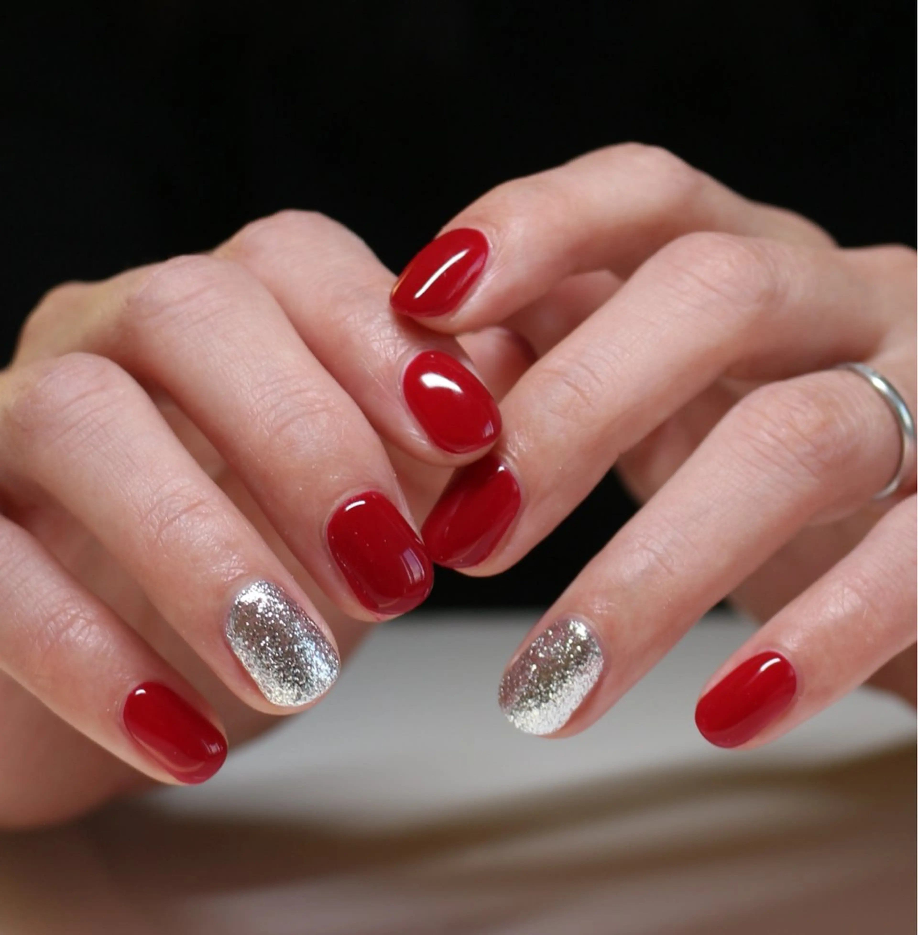 ネイル ワンカラーネイル 赤色 シンプルネイル ハンドネイル Baku Nailsのネイルデザイン