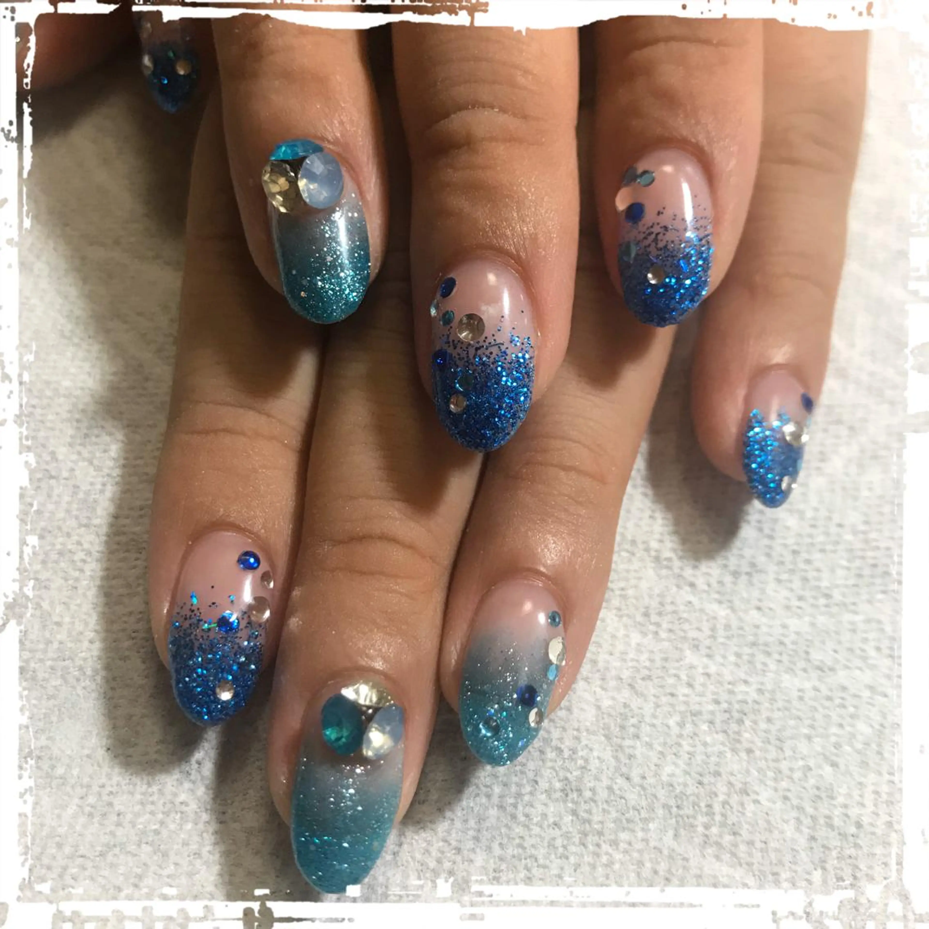 ネイル ECLAT エクラ所属・寺山 千鶴のネイルデザイン