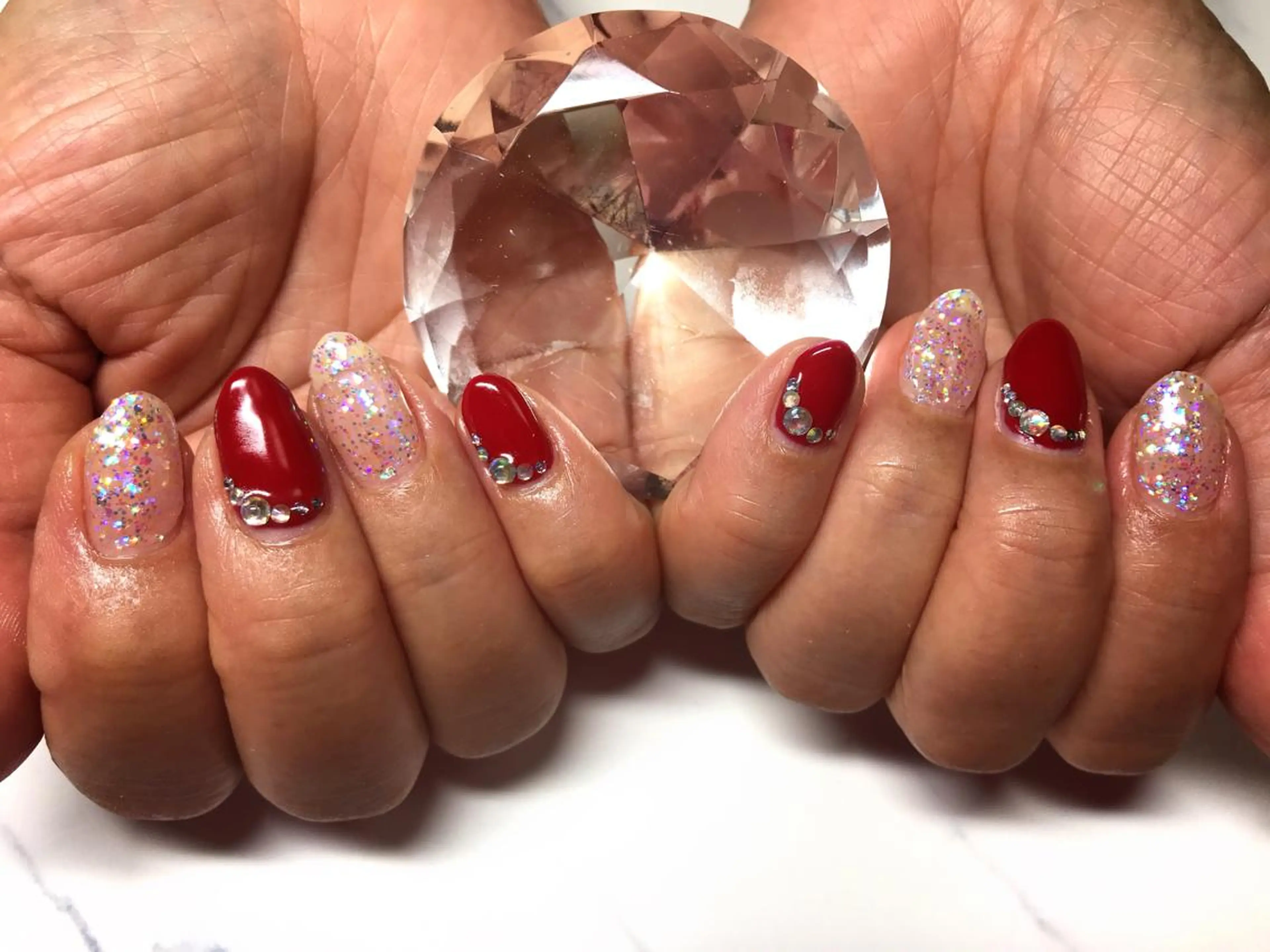 ネイル キラキラネイル 赤色 ハンドネイル Nail Salon macherieのネイルデザイン