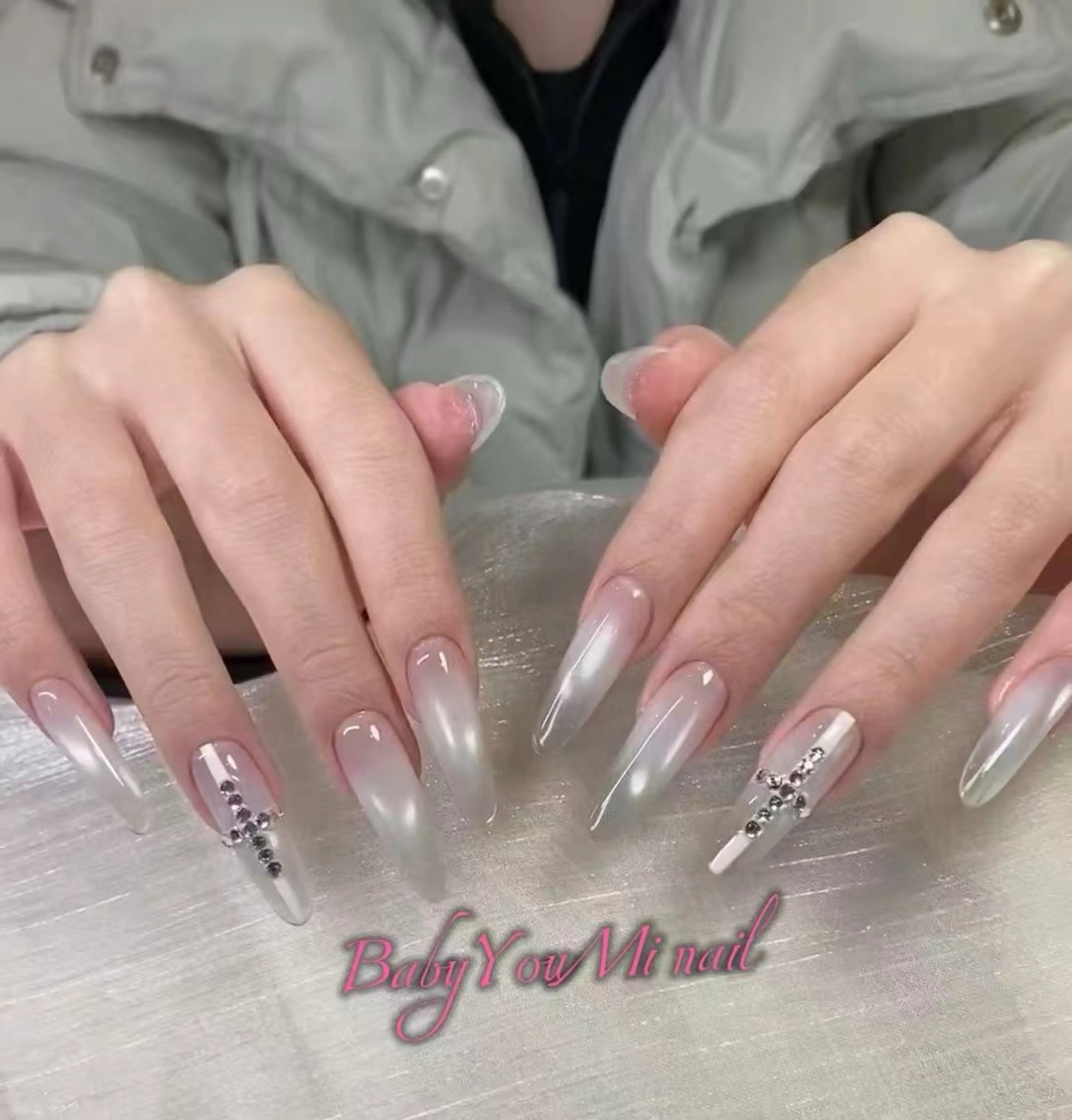 ネイル オーロラネイル フラワーネイル フットネイル フレンチネイル ジェルネイル ハンドネイル BabyYouMi nailのネイルデザイン