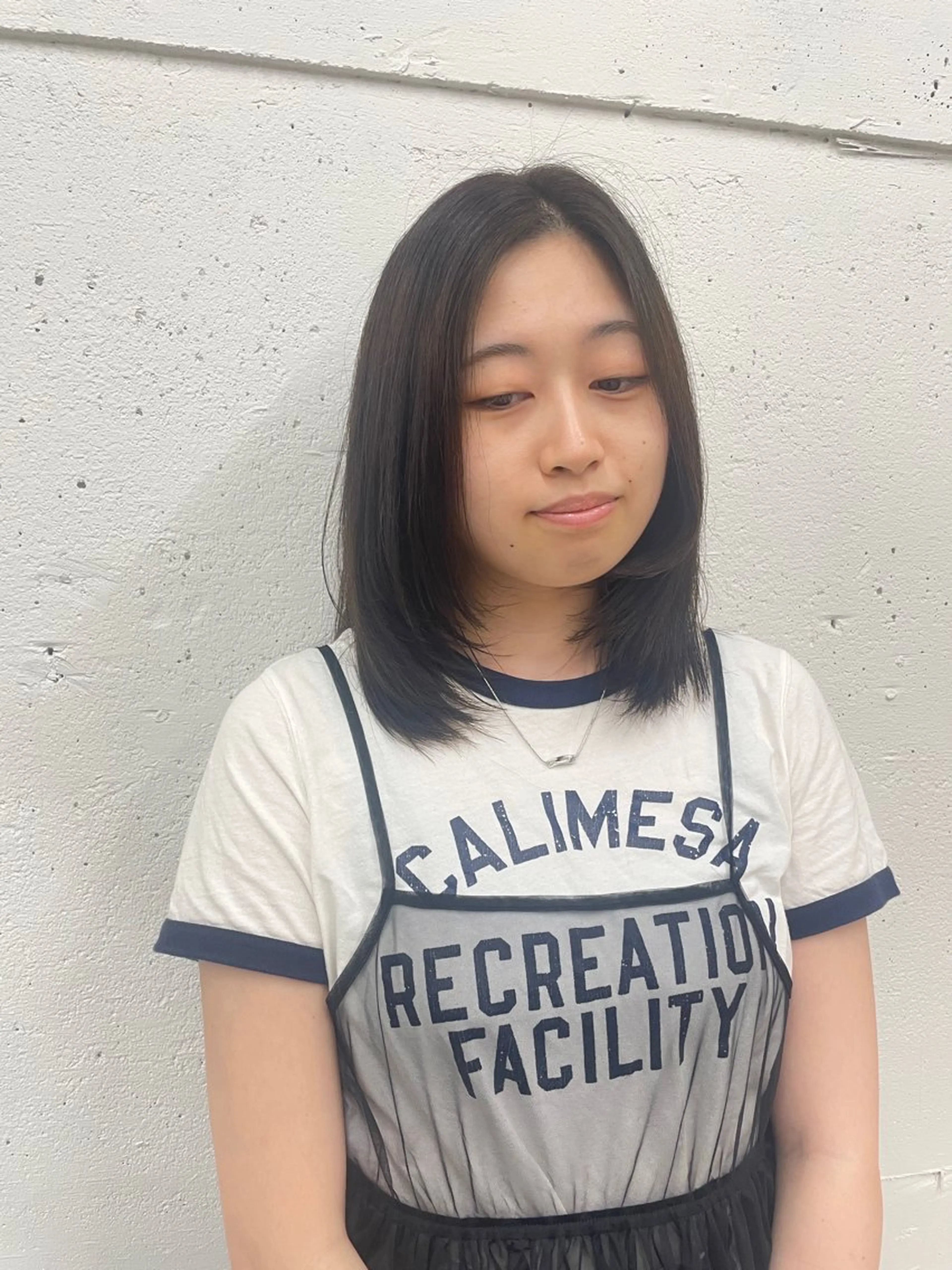 ミディアム カラー 透明感カラー オリーブカラー 顔まわりレイヤー 顔周りカット レイヤーカット suzu 🤍 【 grace 】のヘアスタイル