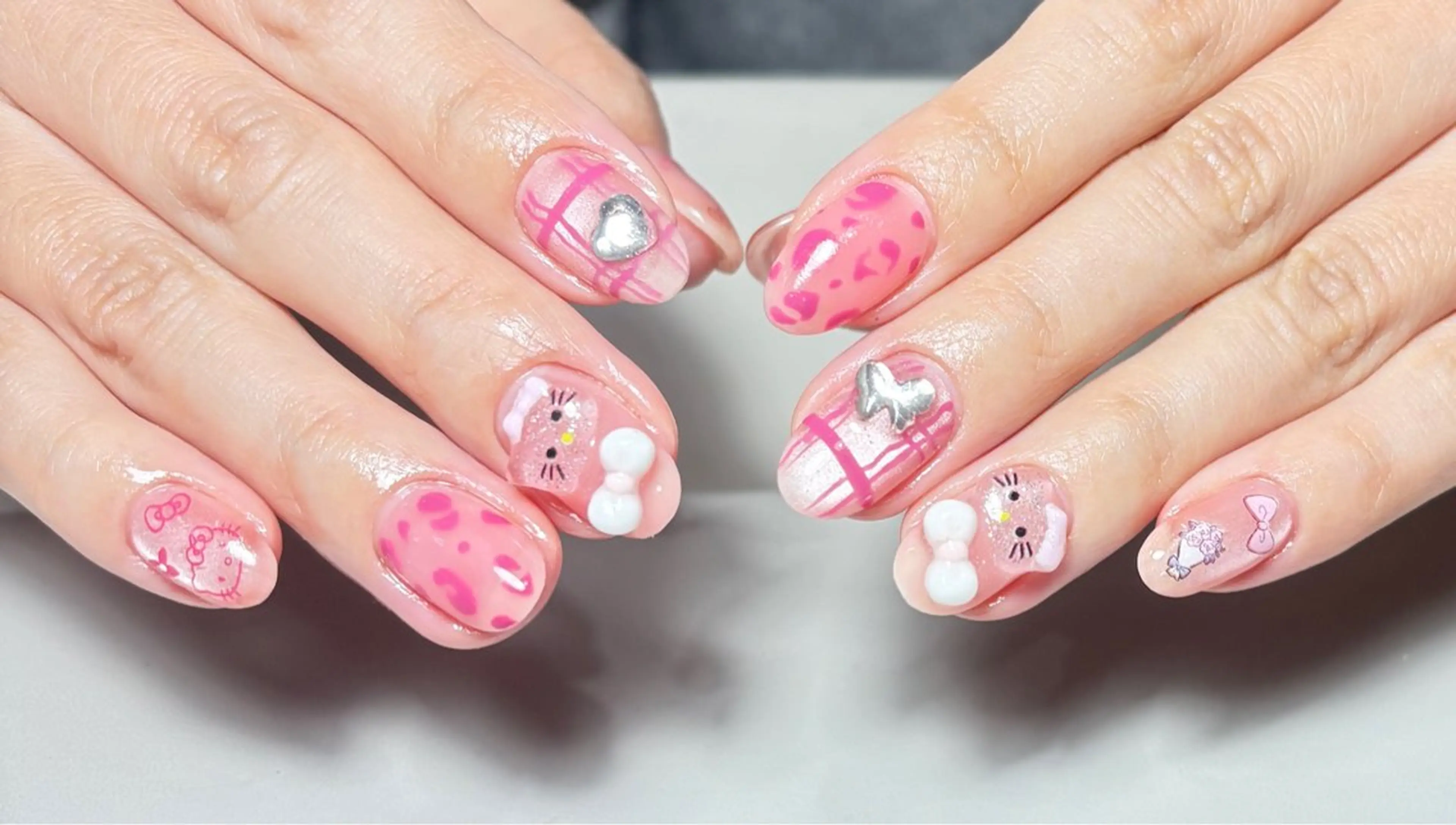 ネイル ハンドネイル AngelChris ビューティーサロンのネイルデザイン