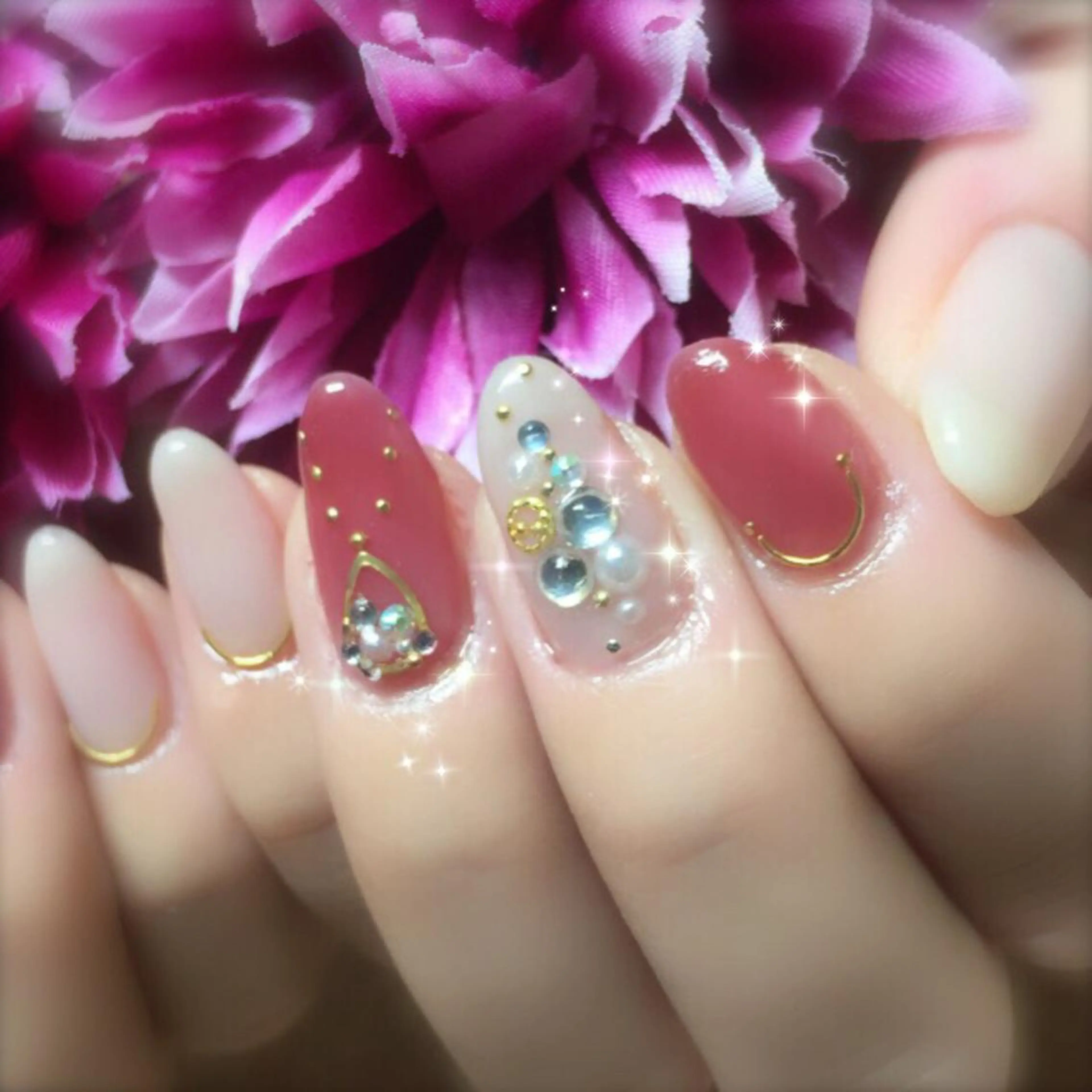 ネイル キラキラネイル 持ち込み NailSpace 猫のいるネイルサロンのネイルデザイン