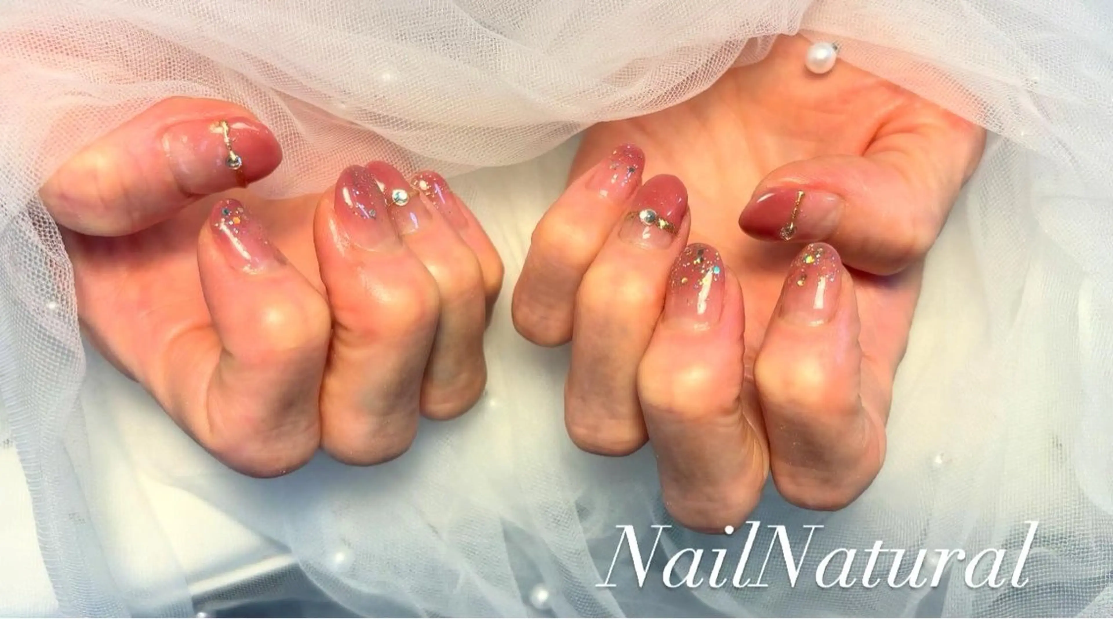 ネイル フラッシュネイル フットネイル フレンチネイル ジェルネイル ガラスフレンチ ハンドネイル Nail salon Natulalのネイルデザイン