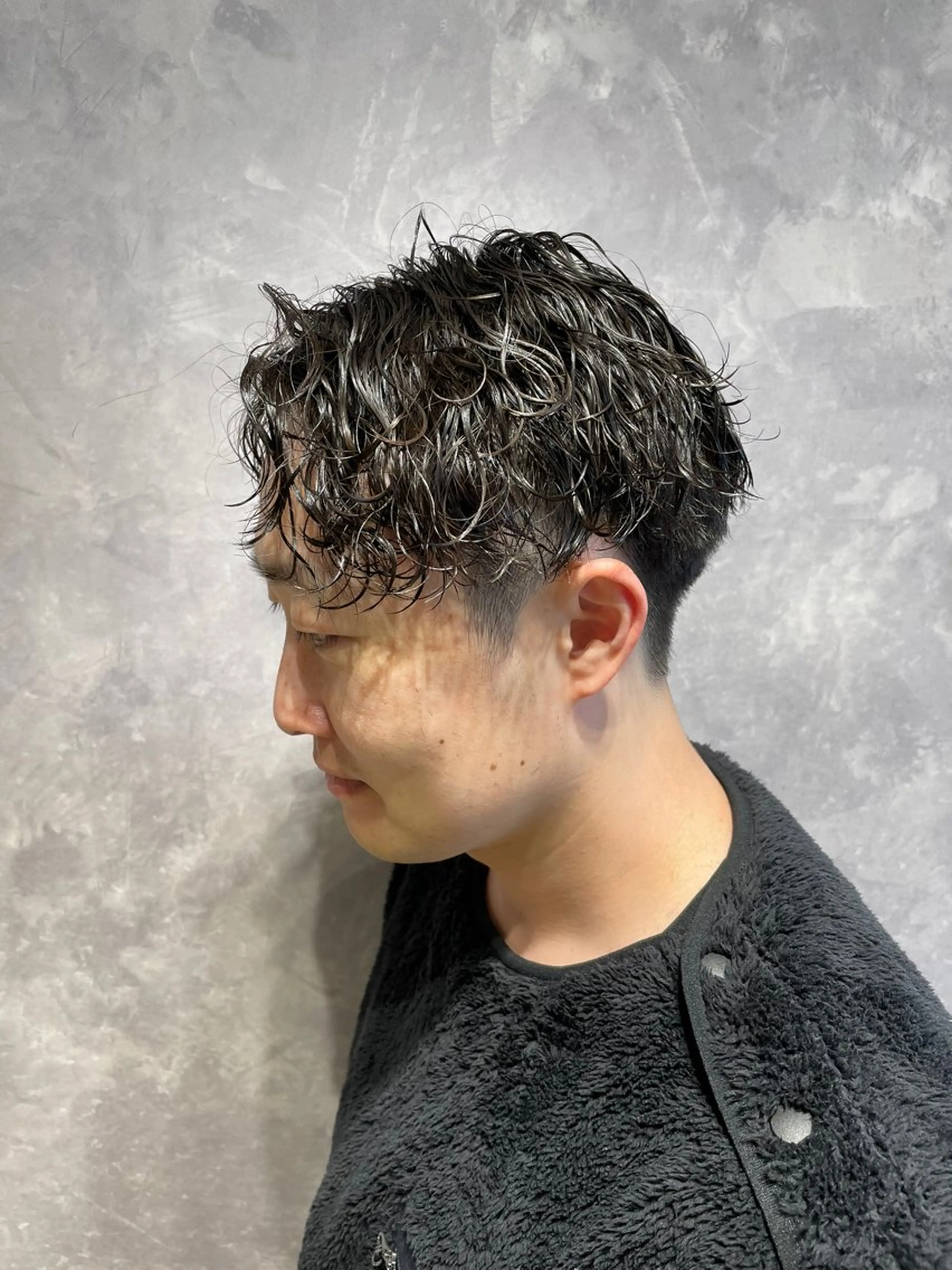 ショート パーマ メンズ メンズパーマ ツーブロック 刈り上げ 波巻きパーマ カット パーマ SOiL 安藤優樹のヘアスタイル