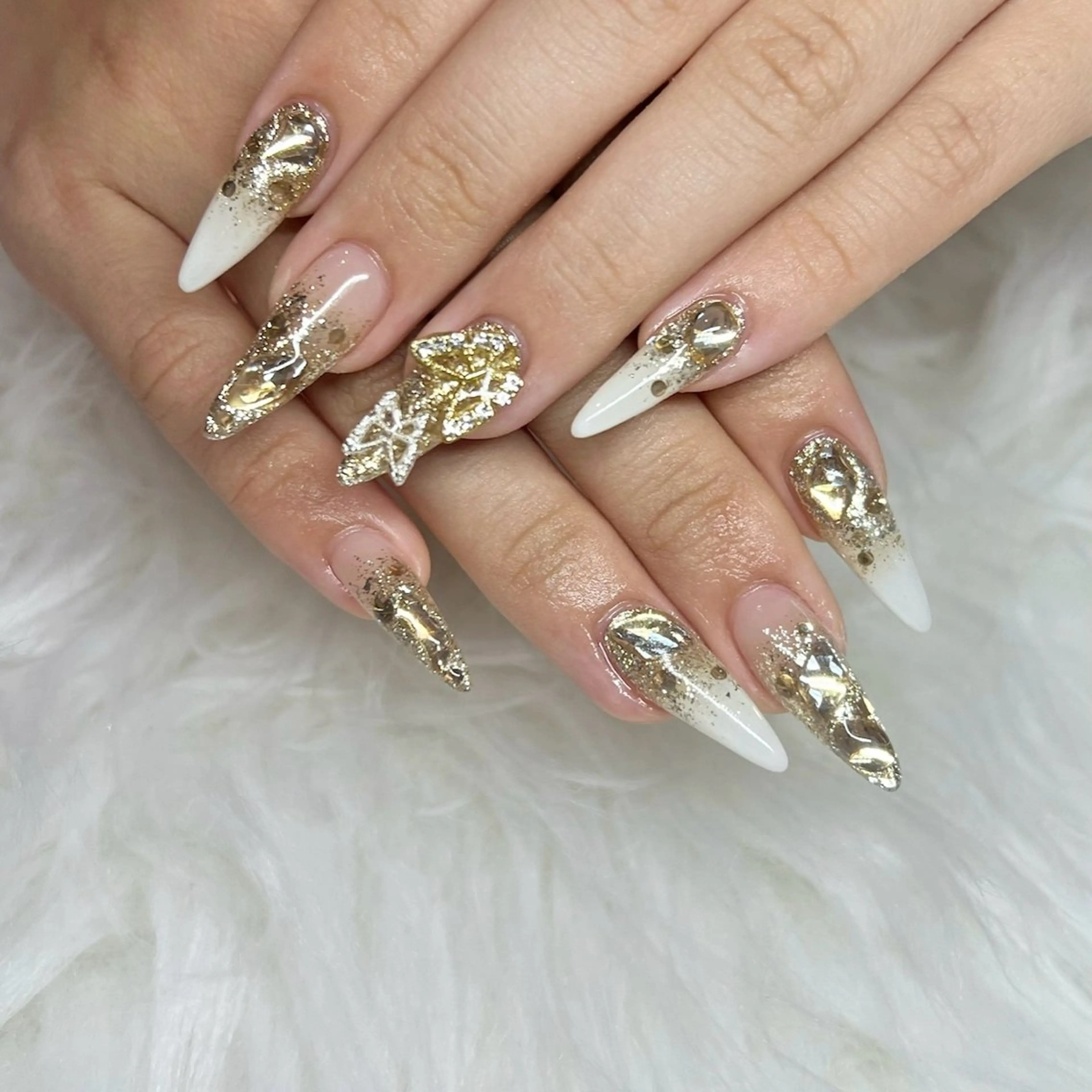 ネイル アートネイル 透明感ネイル ｜mahiru.のネイルデザイン