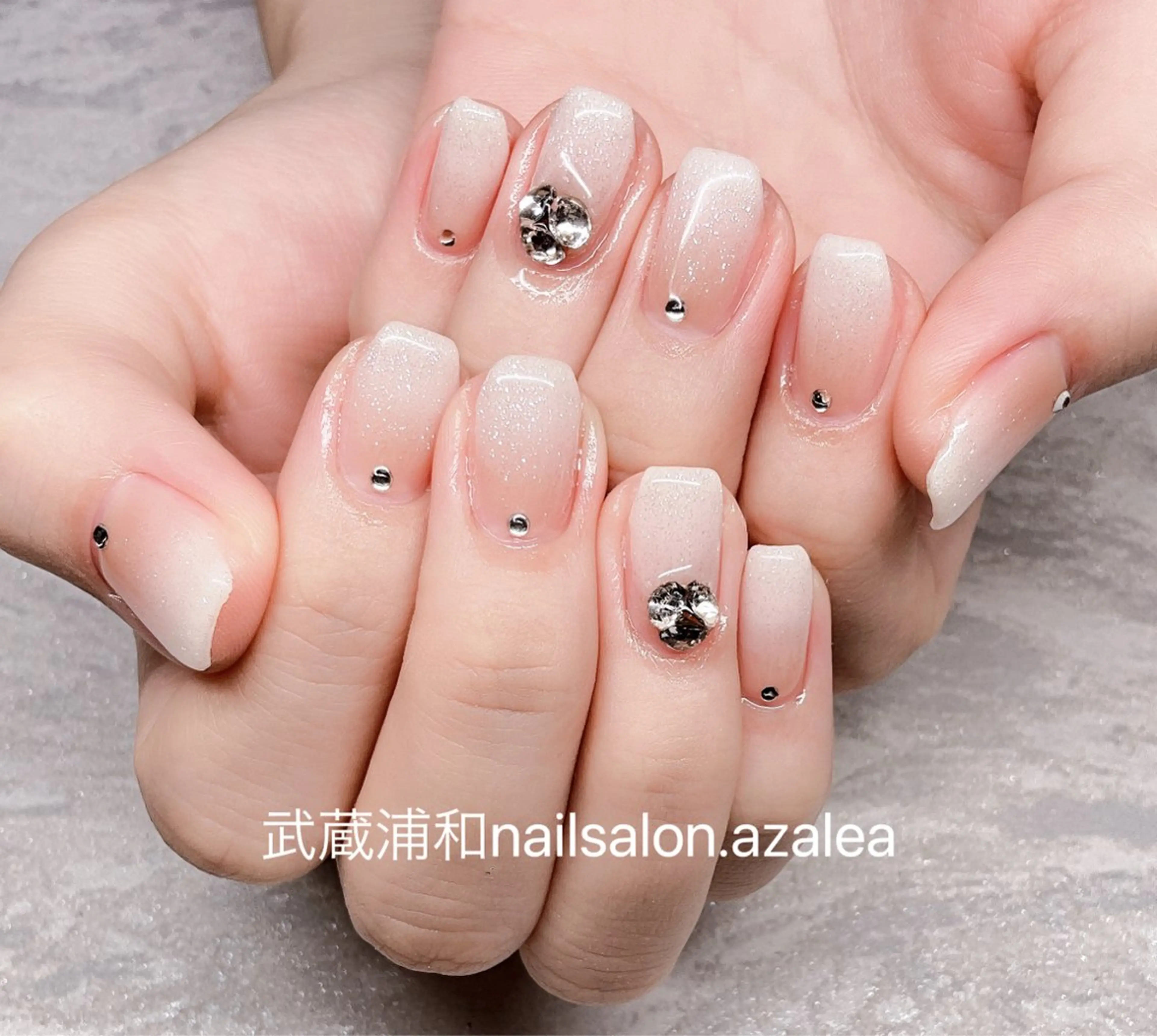 ネイル ハンドネイル R inのネイルデザイン