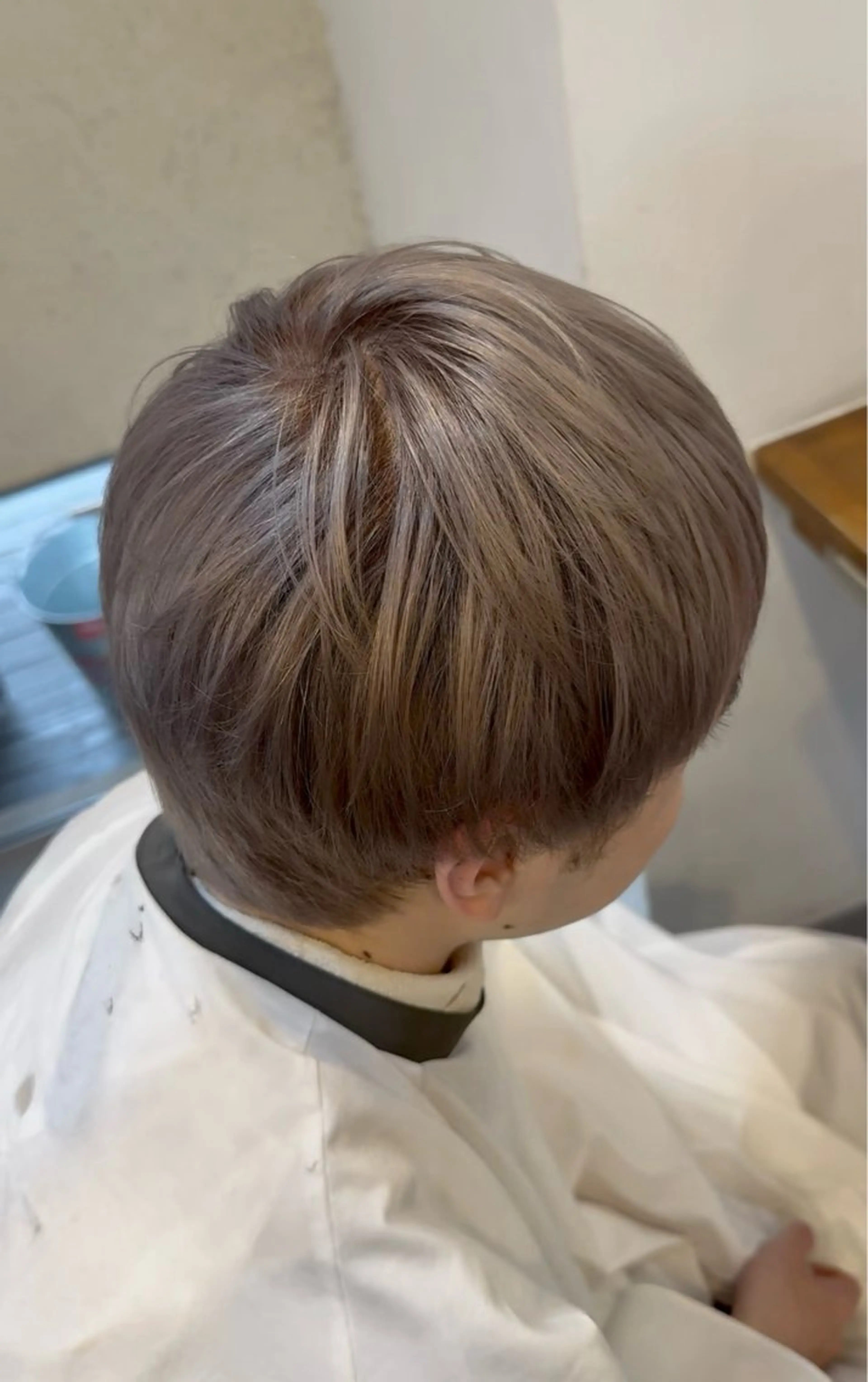 ショート カット ヘアカラー トリートメント 波巻き/シャドウ /フェザー/有馬琉翔のヘアスタイル